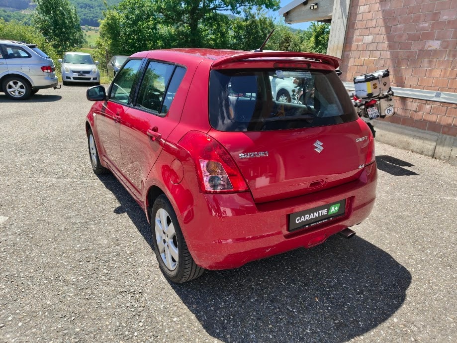 SUZUKI Swift 1.3i 16V GL 4x4-image-7