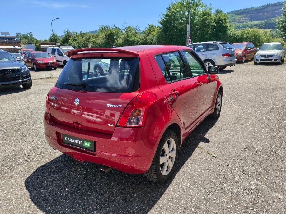 SUZUKI Swift 1.3i 16V GL 4x4-image-3