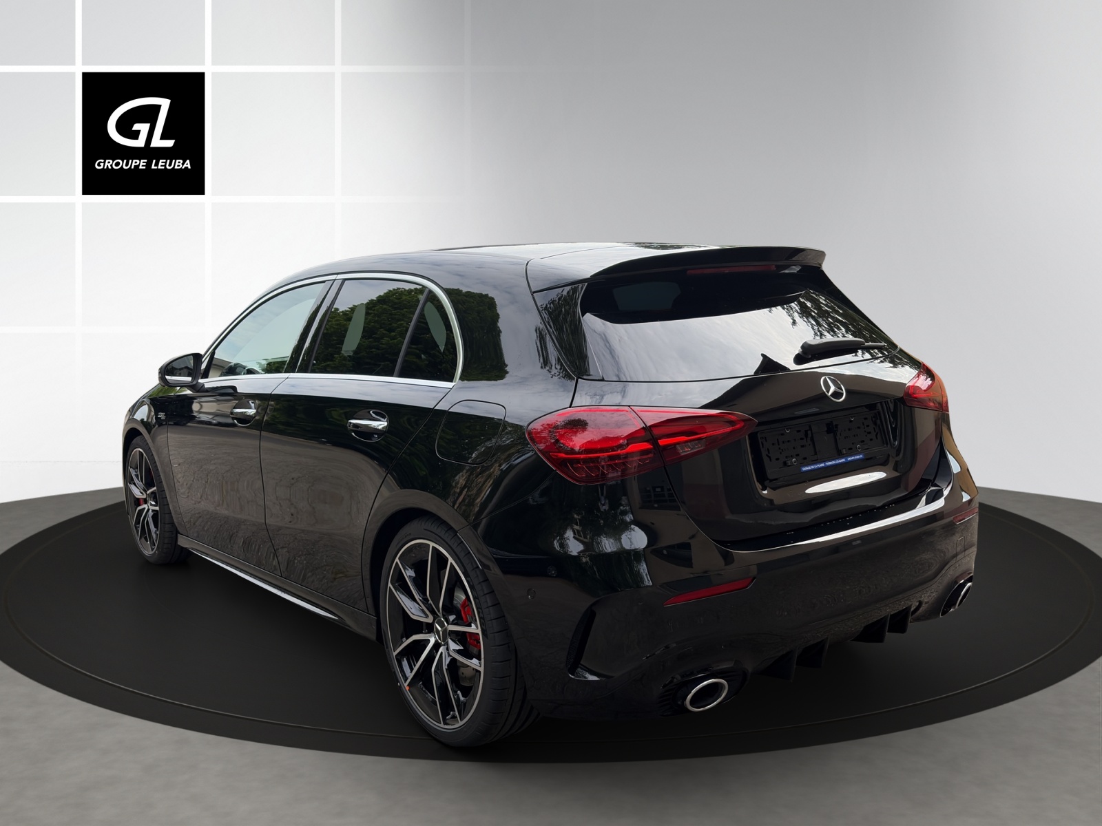 MERCEDES-BENZ A AMG 35 4Matic 8G-DCT-showroom-element-3