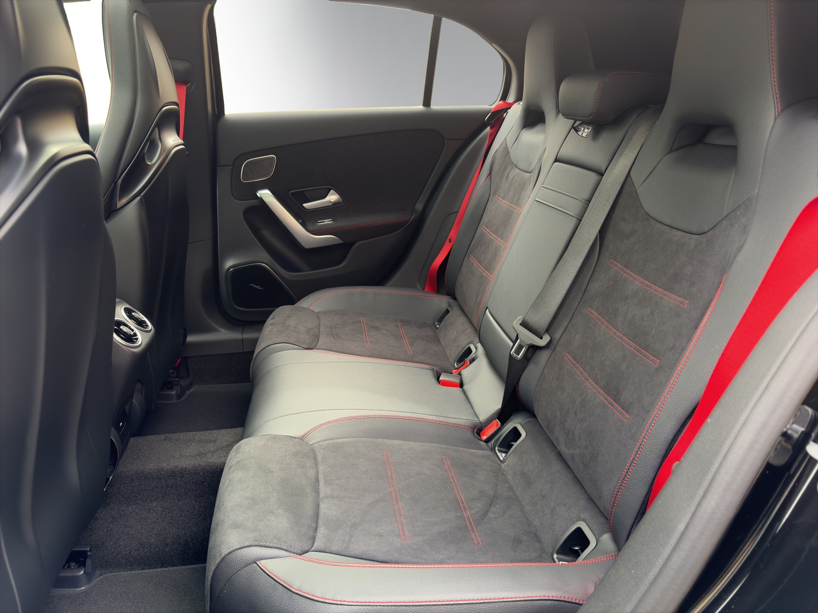 MERCEDES-BENZ A AMG 35 4Matic 8G-DCT-image-10