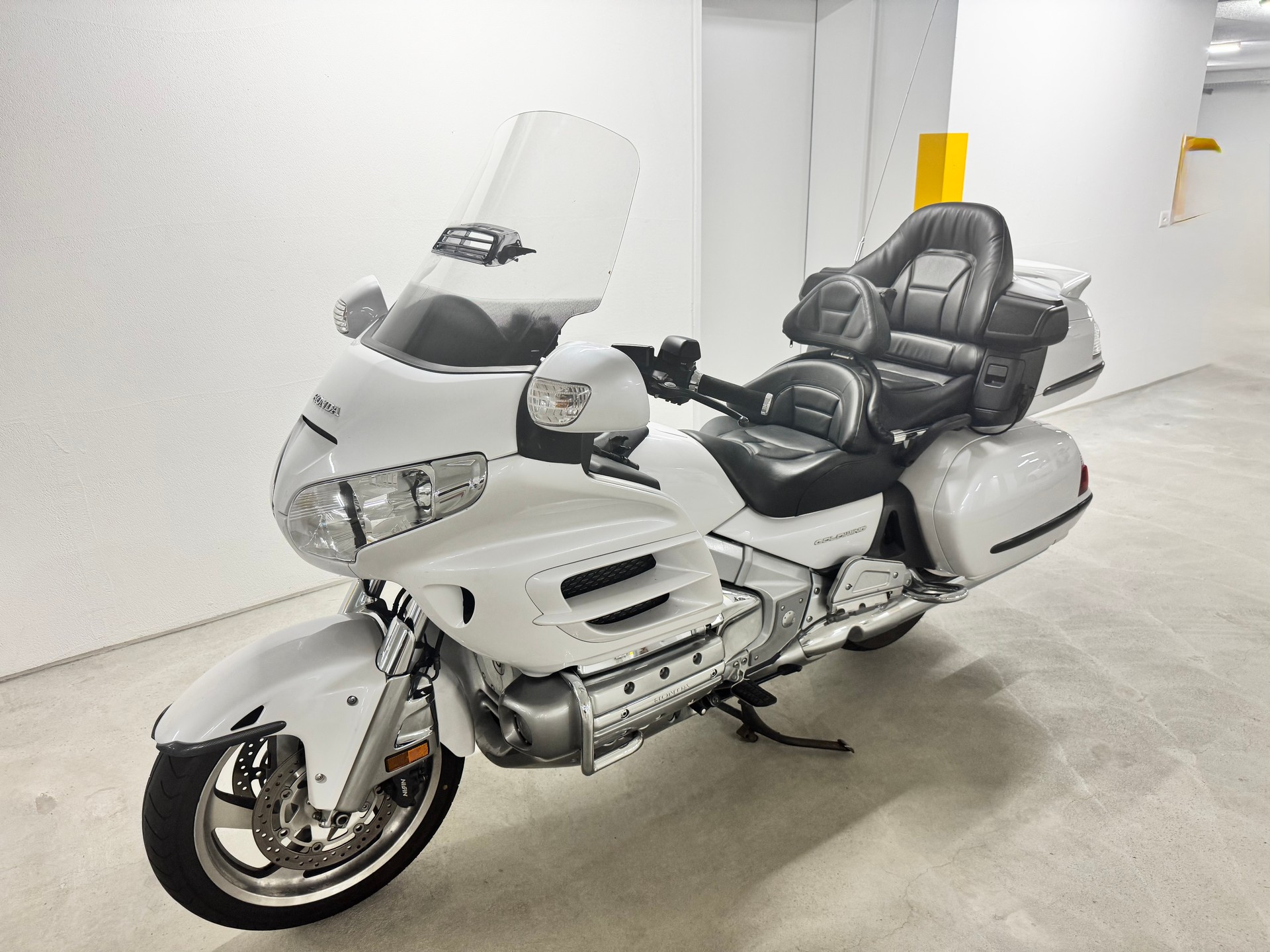 HONDA GL 1800 A Goldwing-image-3