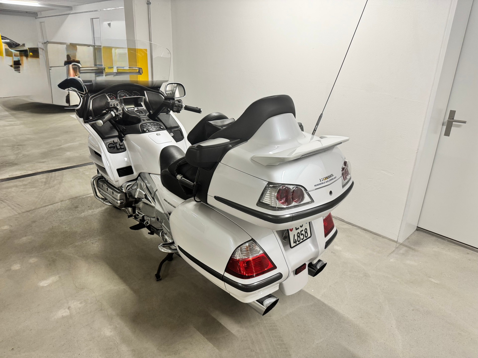 HONDA GL 1800 A Goldwing-image-1