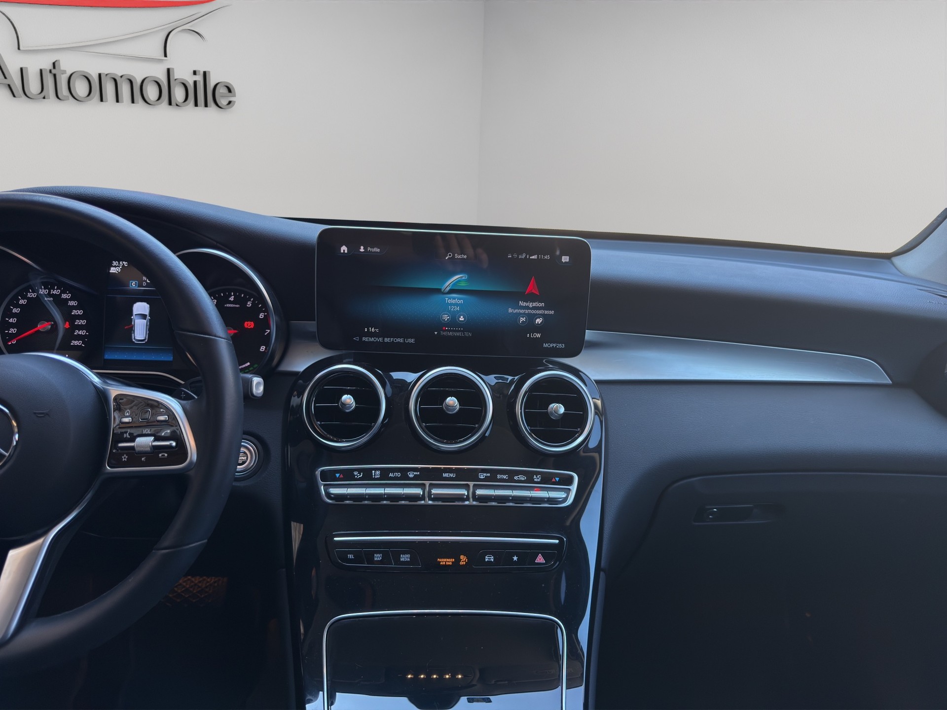 MERCEDES-BENZ GLC 200 4Matic 9G-Tronic-image-11