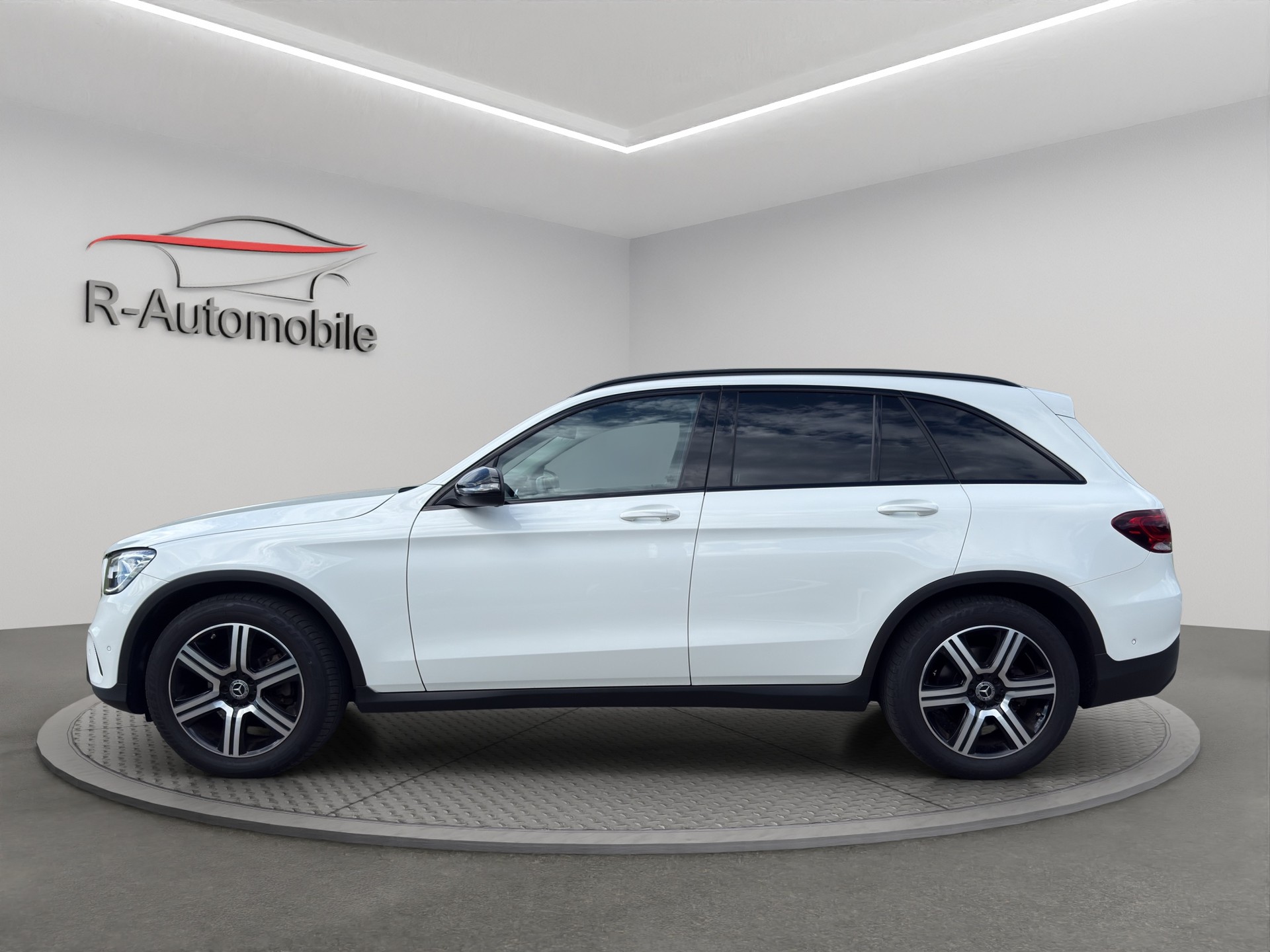 MERCEDES-BENZ GLC 200 4Matic 9G-Tronic-image-1