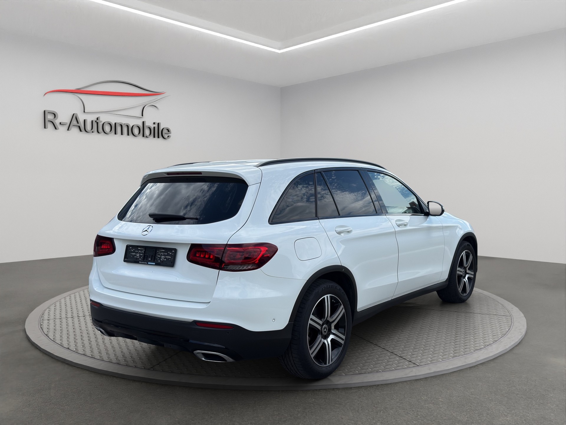 MERCEDES-BENZ GLC 200 4Matic 9G-Tronic-image-4