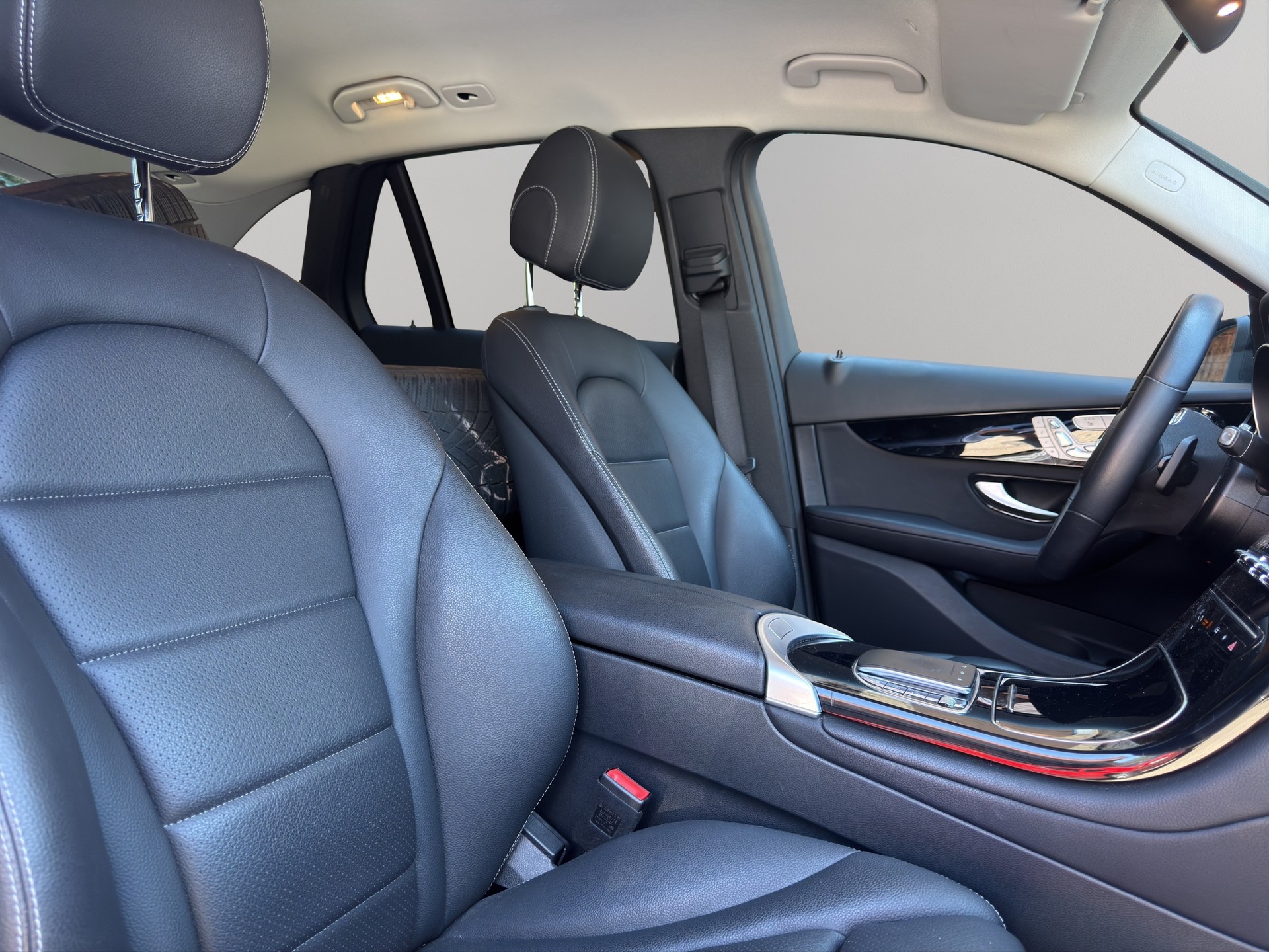 MERCEDES-BENZ GLC 200 4Matic 9G-Tronic-image-14
