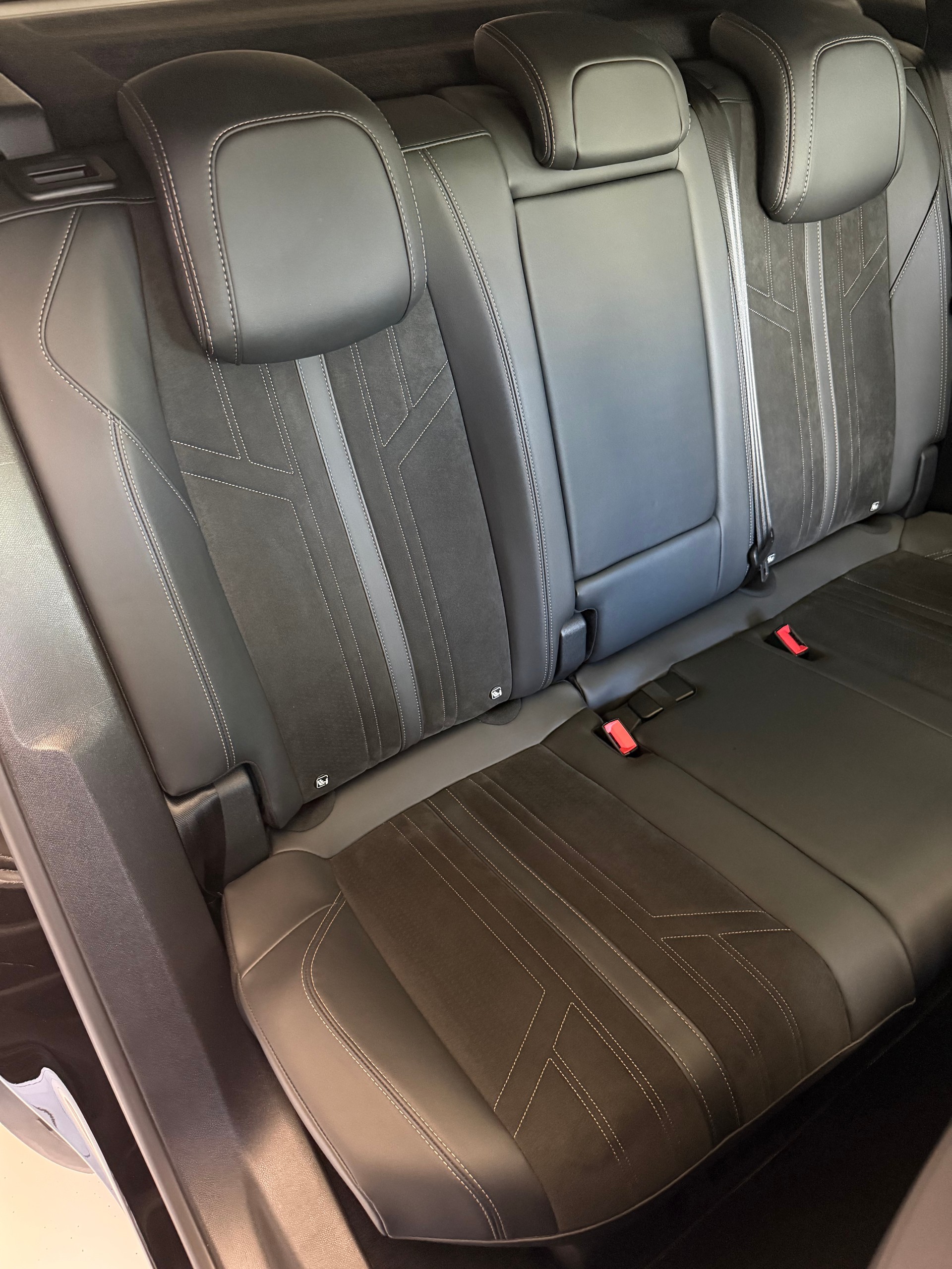 PEUGEOT 3008 1.6 PureTech GT Pack EAT8-image-11