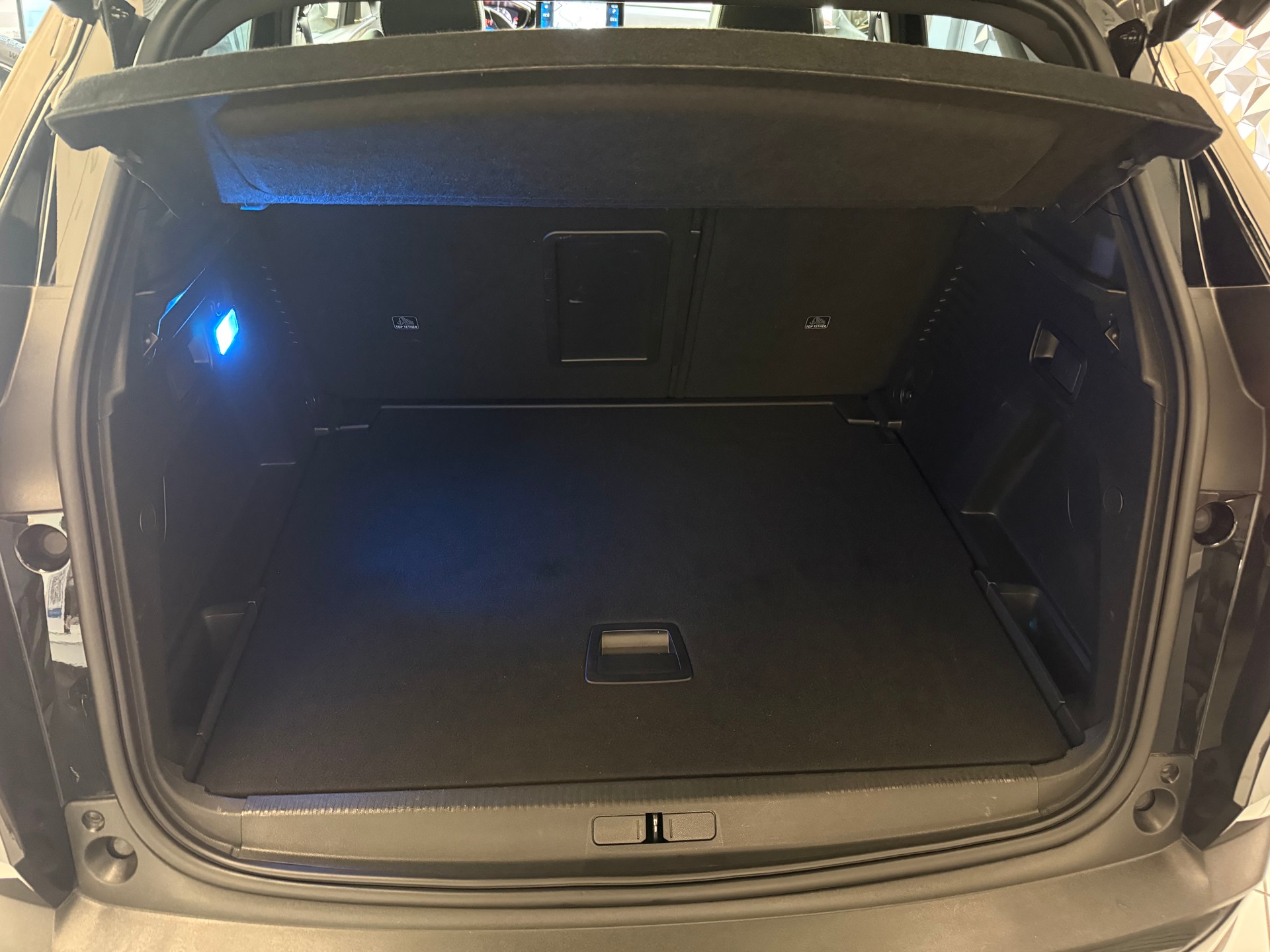 PEUGEOT 3008 1.6 PureTech GT Pack EAT8-image-10