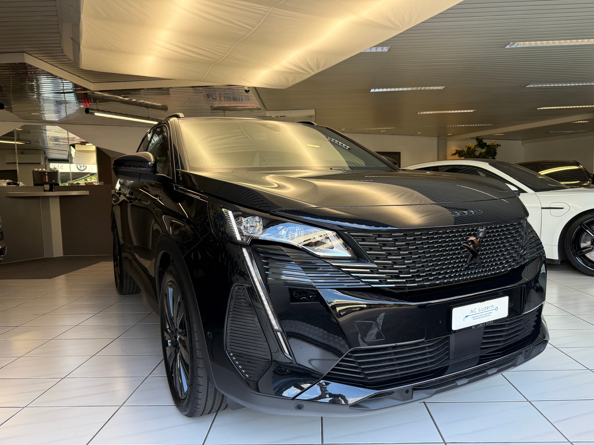 PEUGEOT 3008 1.6 PureTech GT Pack EAT8-showroom-element-3