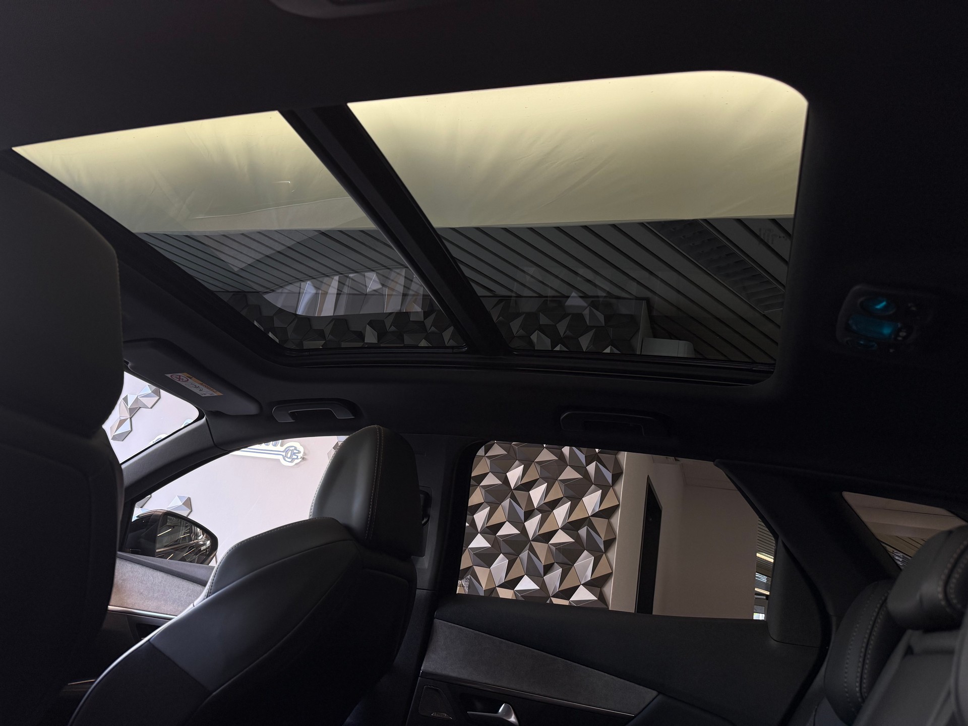 PEUGEOT 3008 1.6 PureTech GT Pack EAT8-image-9