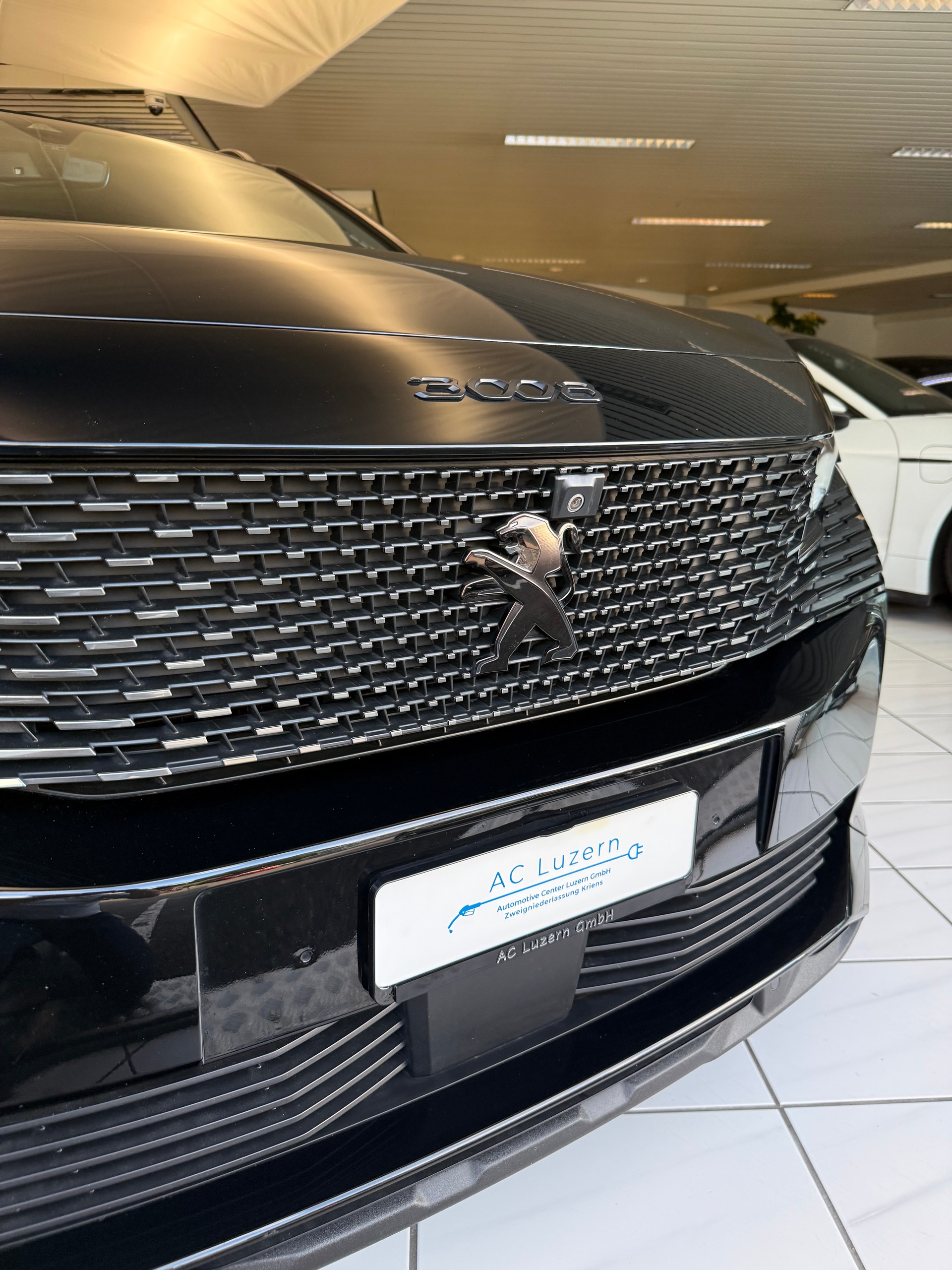 PEUGEOT 3008 1.6 PureTech GT Pack EAT8-image-24