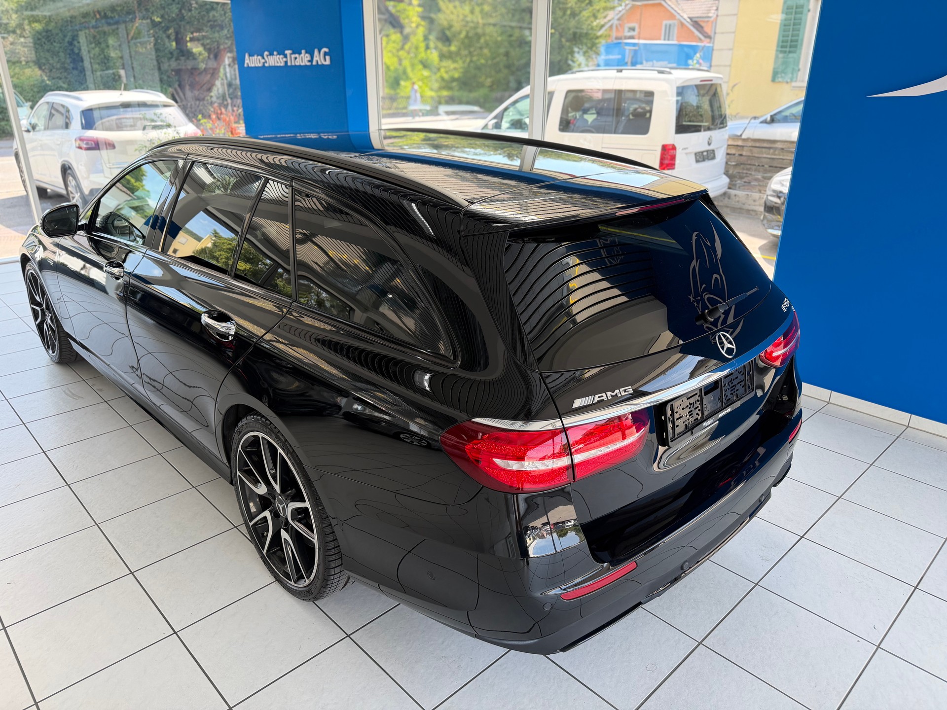 MERCEDES-BENZ E 43 AMG 4 Matic 9G-Tronic-image-6