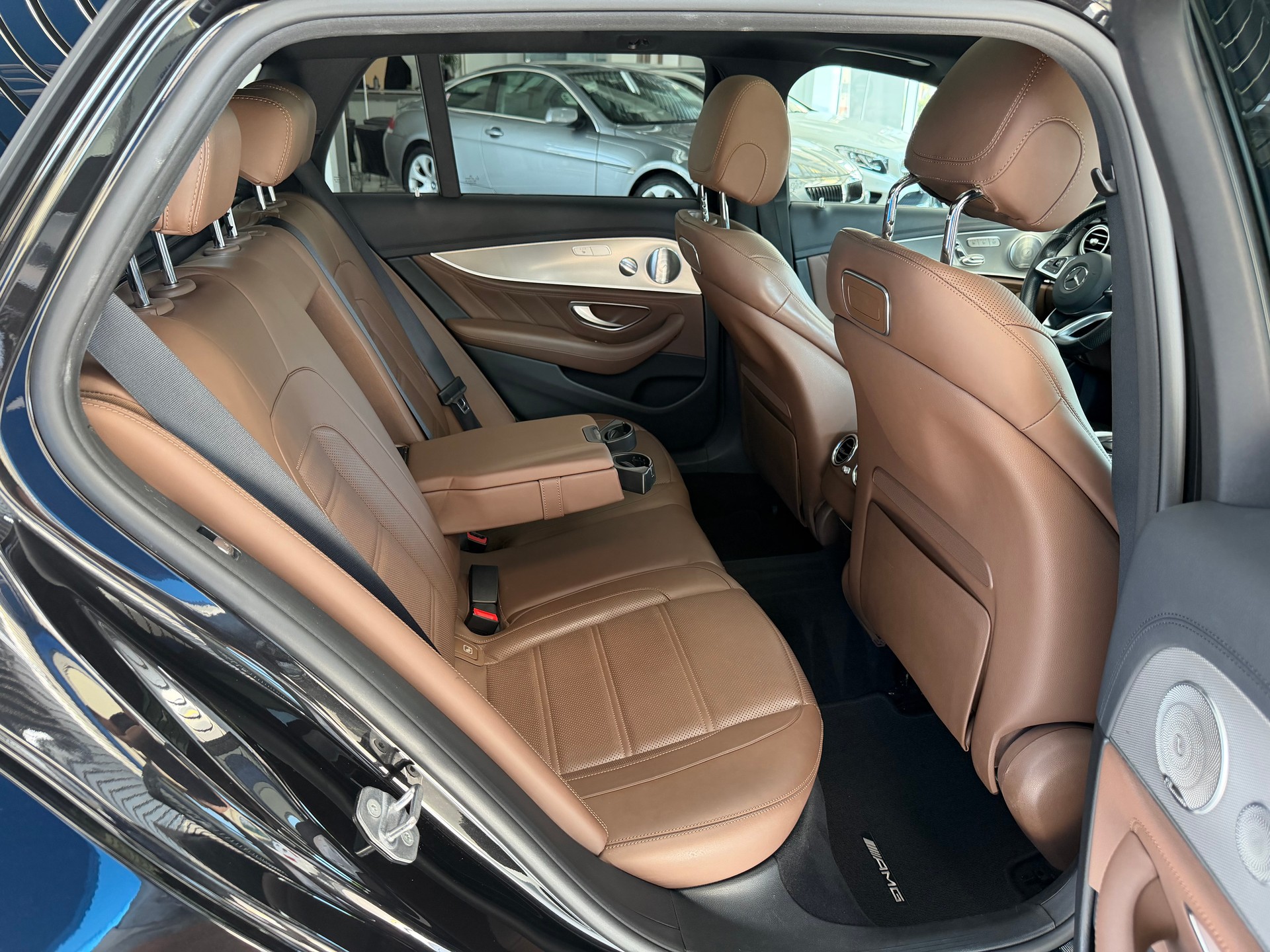 MERCEDES-BENZ E 43 AMG 4 Matic 9G-Tronic-image-19