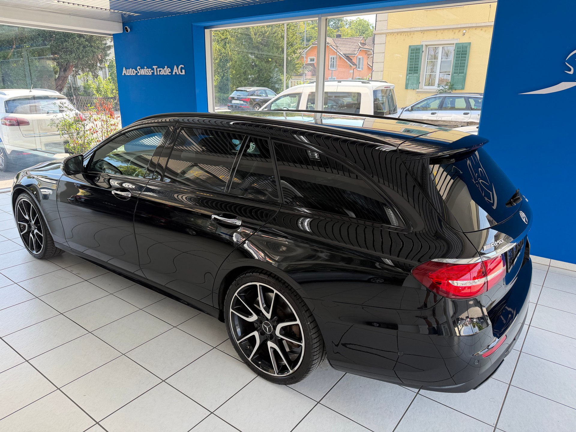 MERCEDES-BENZ E 43 AMG 4 Matic 9G-Tronic-image-10