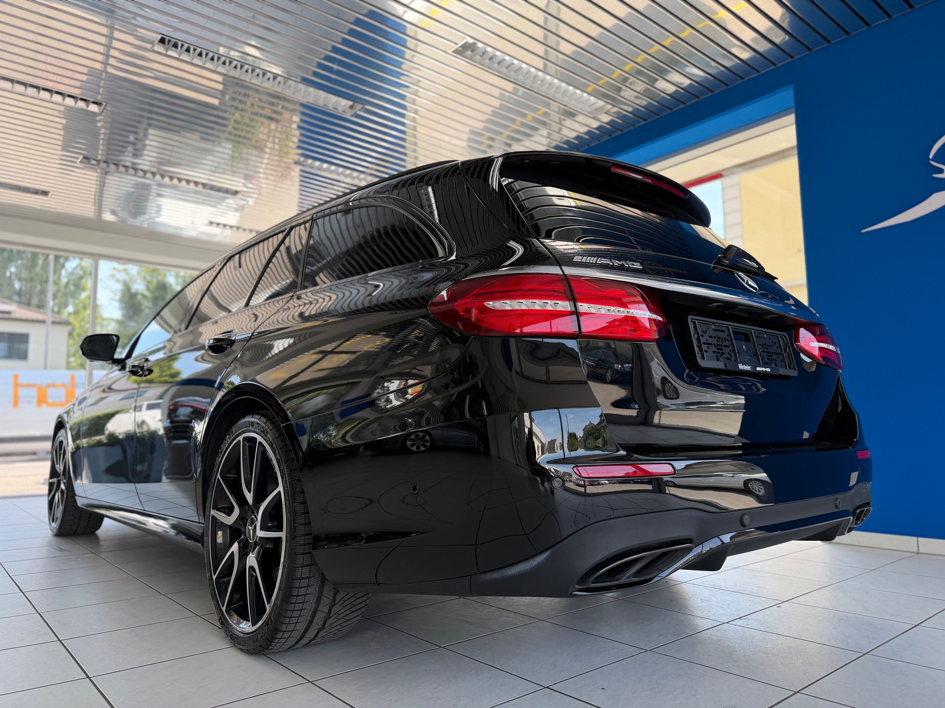 MERCEDES-BENZ E 43 AMG 4 Matic 9G-Tronic-image-7