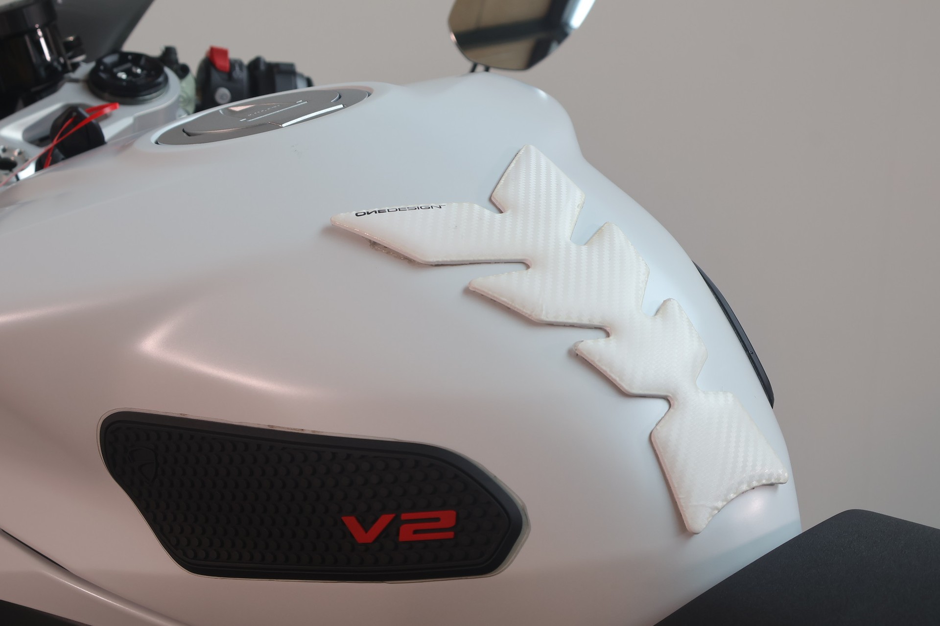 DUCATI Panigale V2-image-7