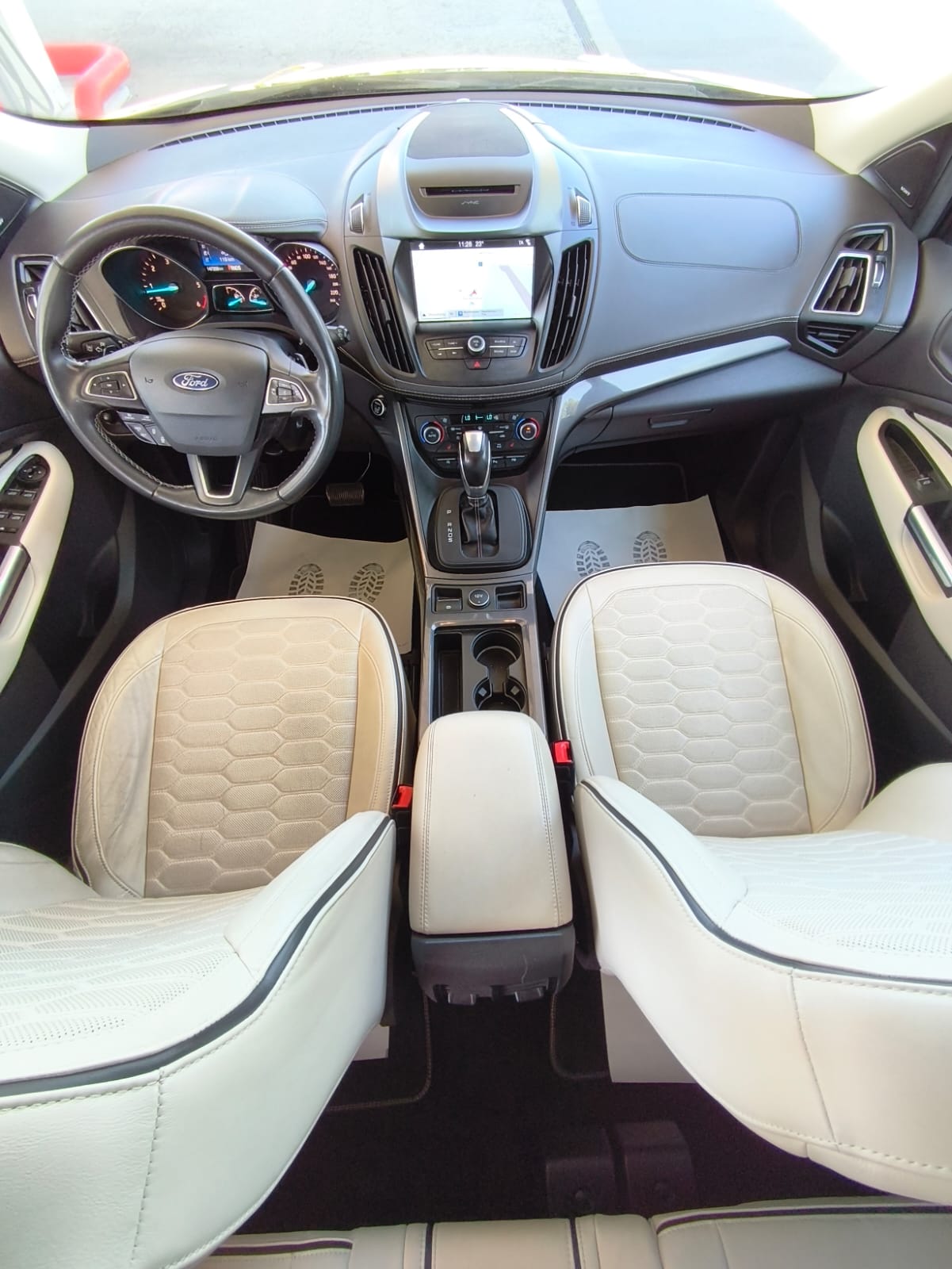 FORD Kuga 2.0 TDCi Vignale 4WD PowerShift-image-27