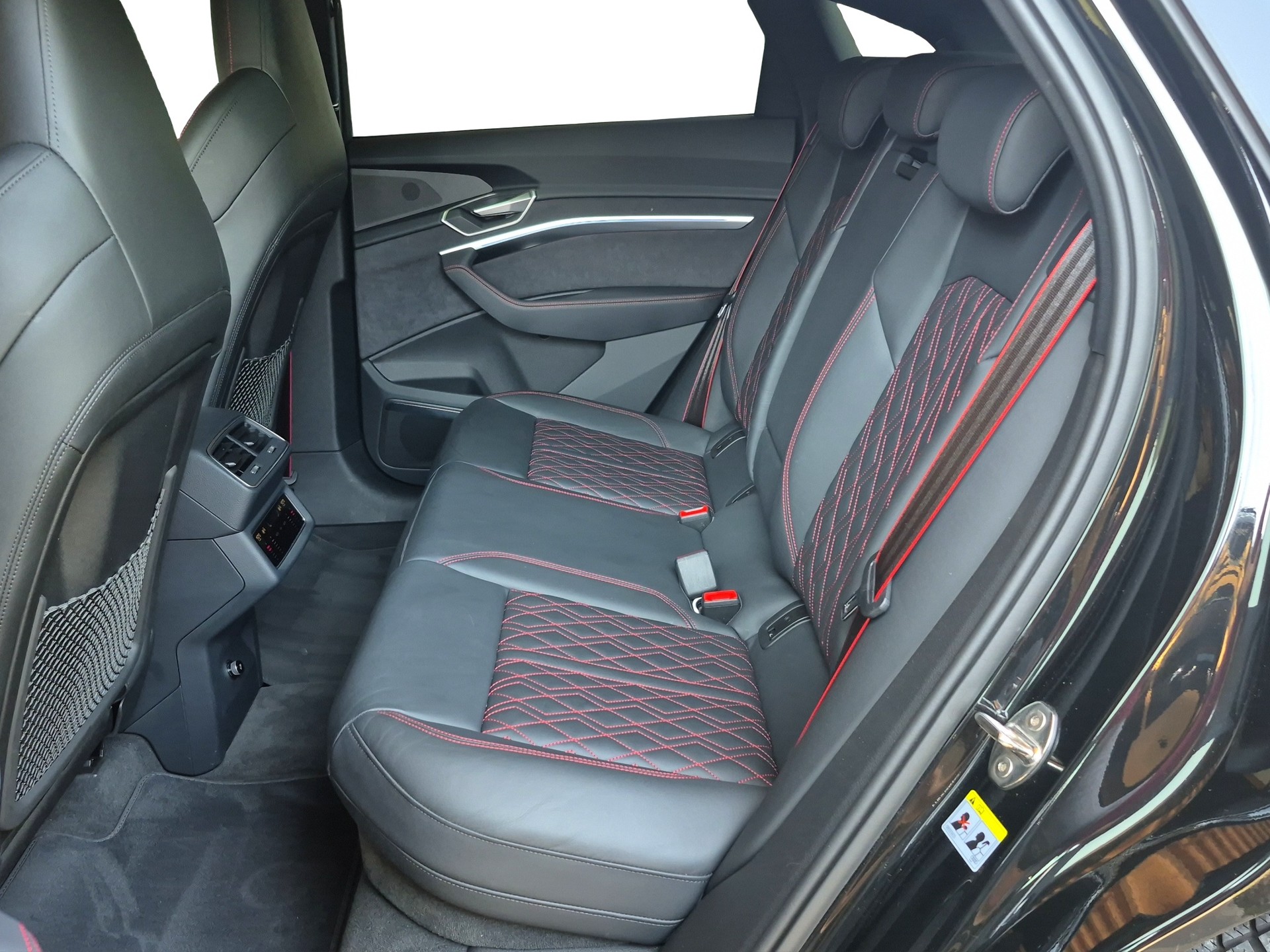AUDI Q8 Sportback 50 e-tron S line quattro *Mega Ausstattung/Sportsitze/Panodach/Full S-Line* AKKU 99.8%-image-12