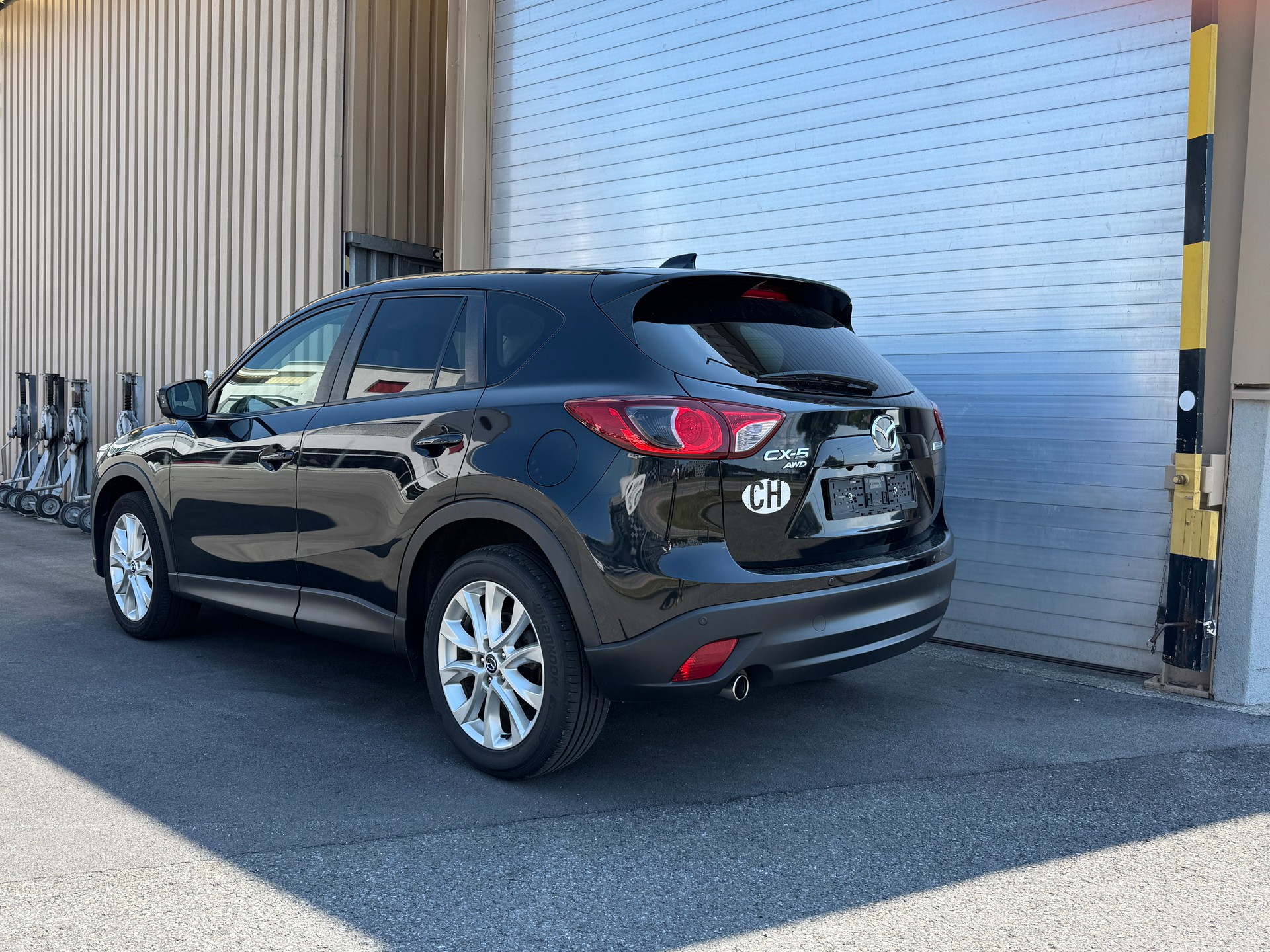 MAZDA CX-5 2.2 D HP Revolution AWD Automatic-showroom-element-3