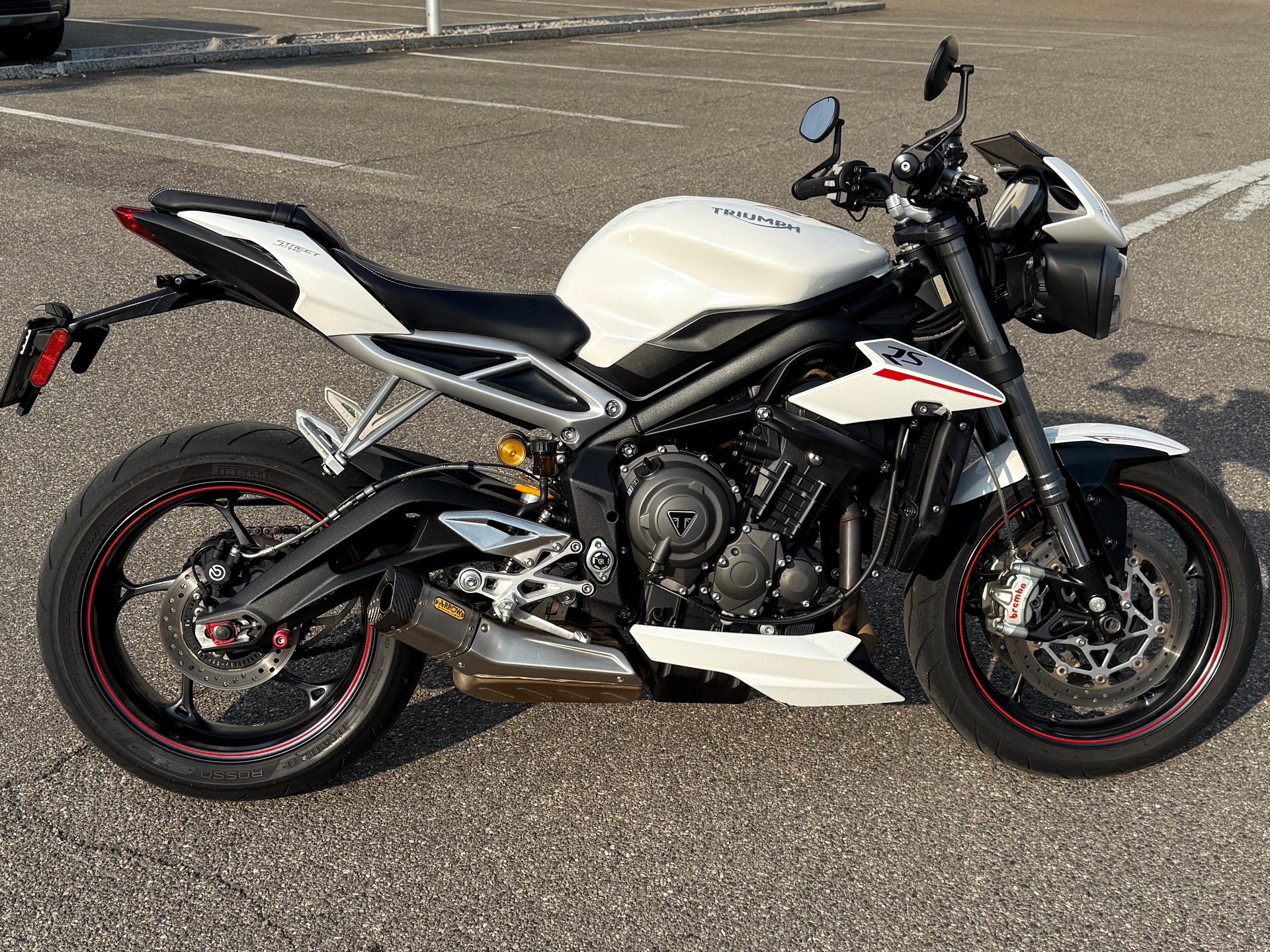 TRIUMPH Street Triple RS 765 ABS-image-8