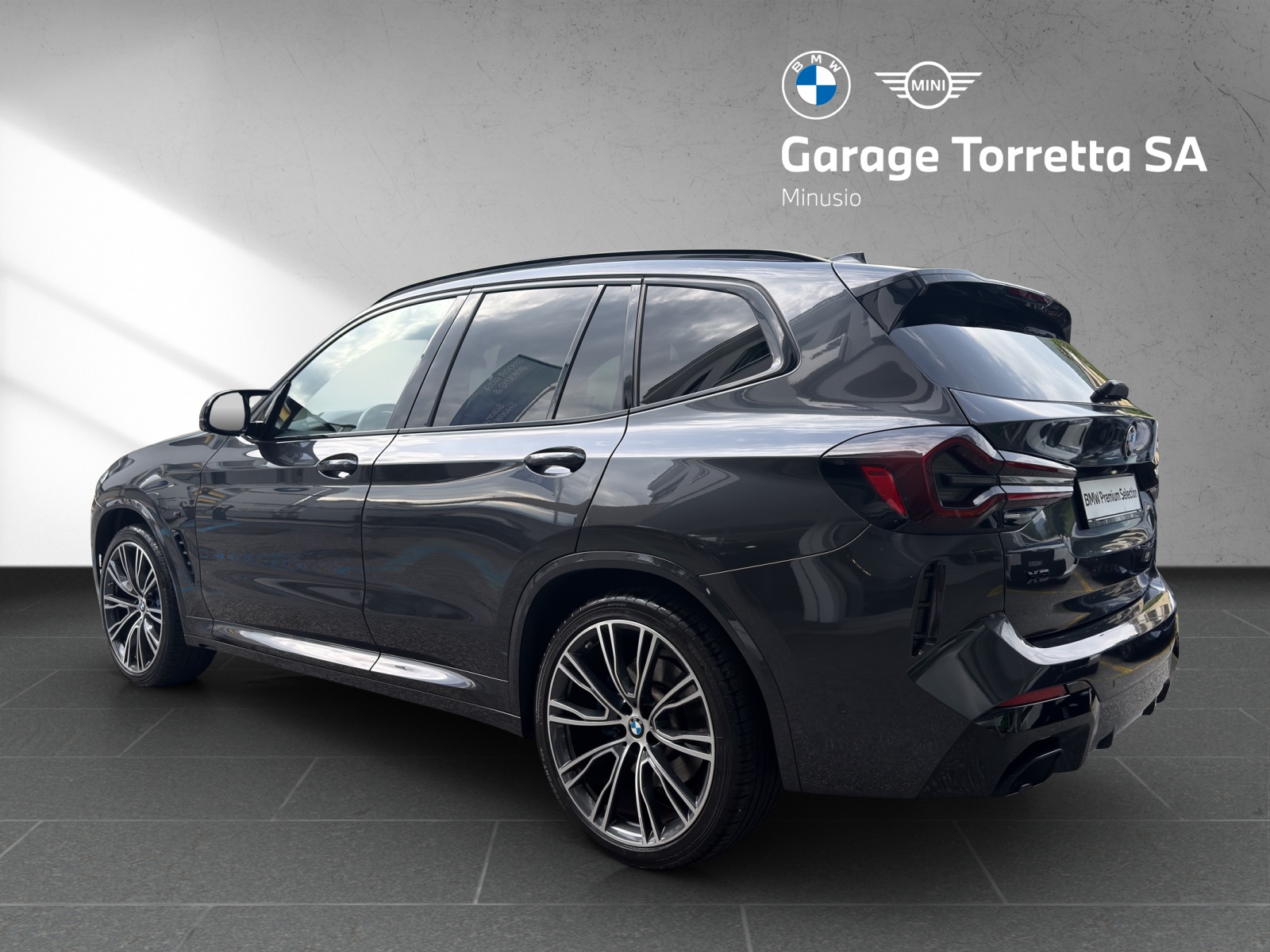BMW X3 M40i M Sport Edition-showroom-element-2
