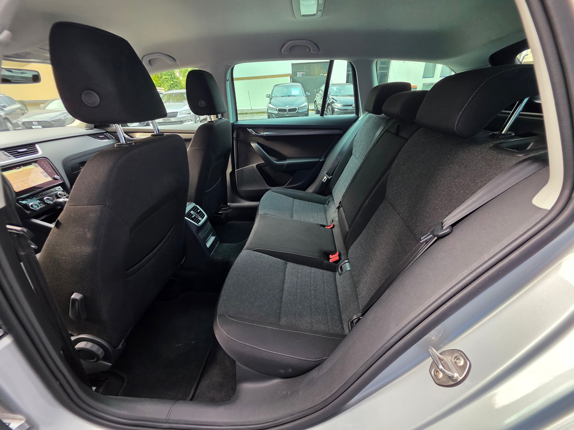 SKODA Octavia Combi 1.5 TSI Soleil DSG-image-13