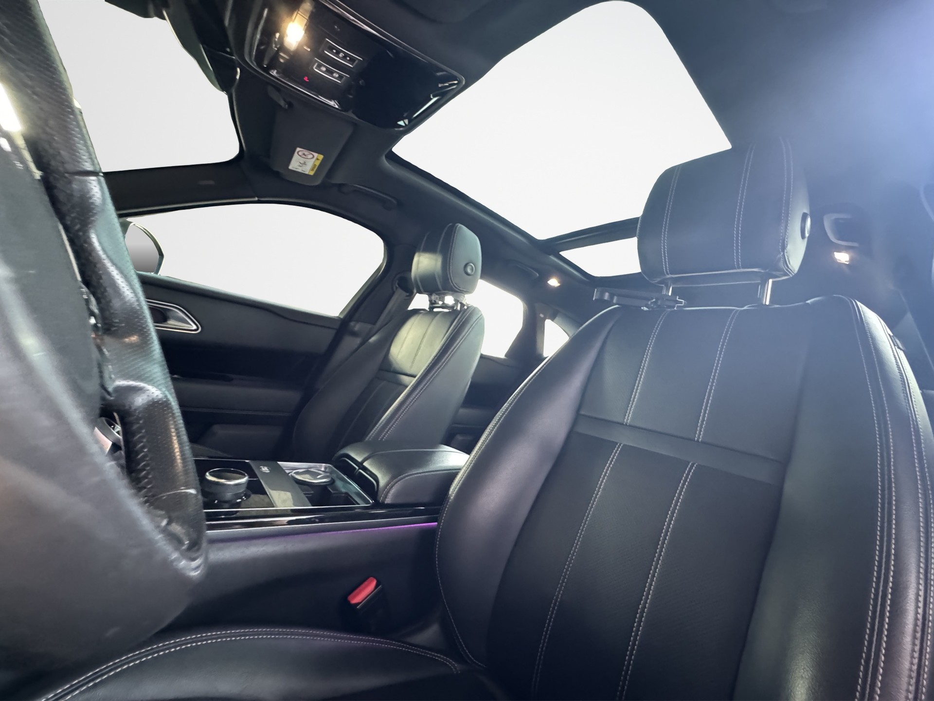 LAND ROVER Range Rover Velar 3.0 D 300 R-Dynamic-image-15