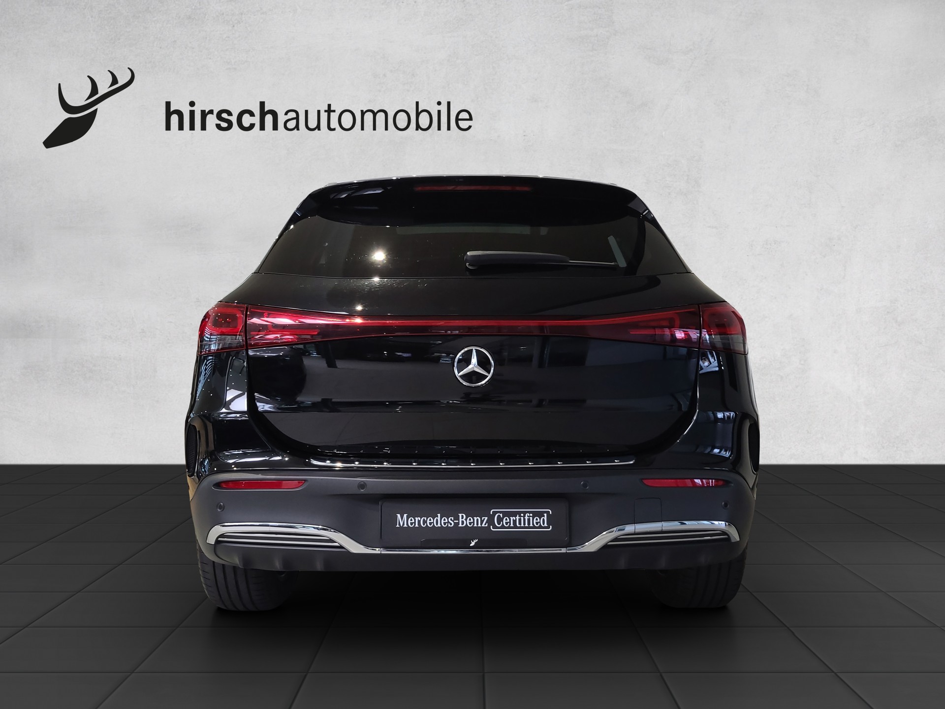 MERCEDES-BENZ EQA 300 AMG 4M-showroom-element-1