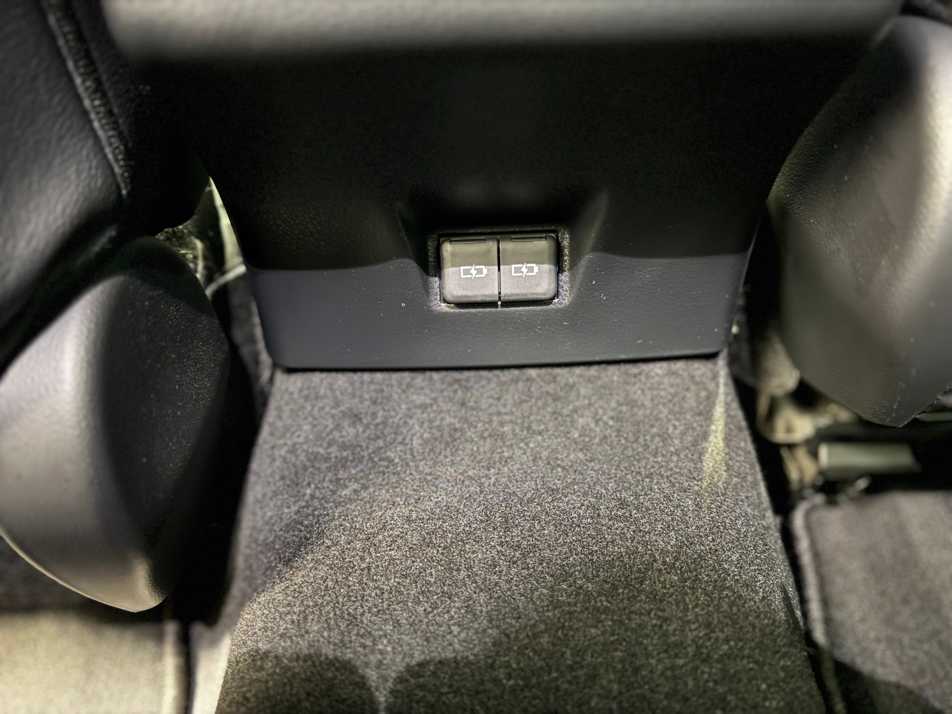 TOYOTA Camry 2.5 HSD e-CVT Premium(4)(M)-image-23