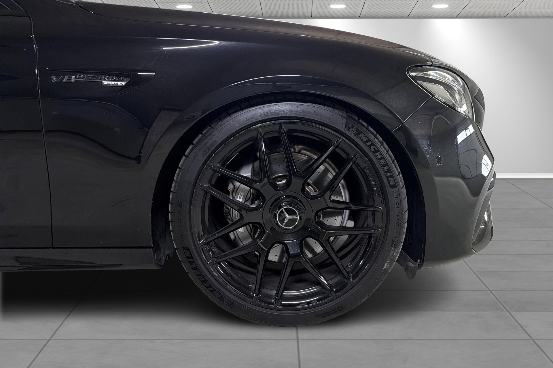 MERCEDES-BENZ E 63 AMG 4Matic+ Speedshift MCT-showroom-element-3