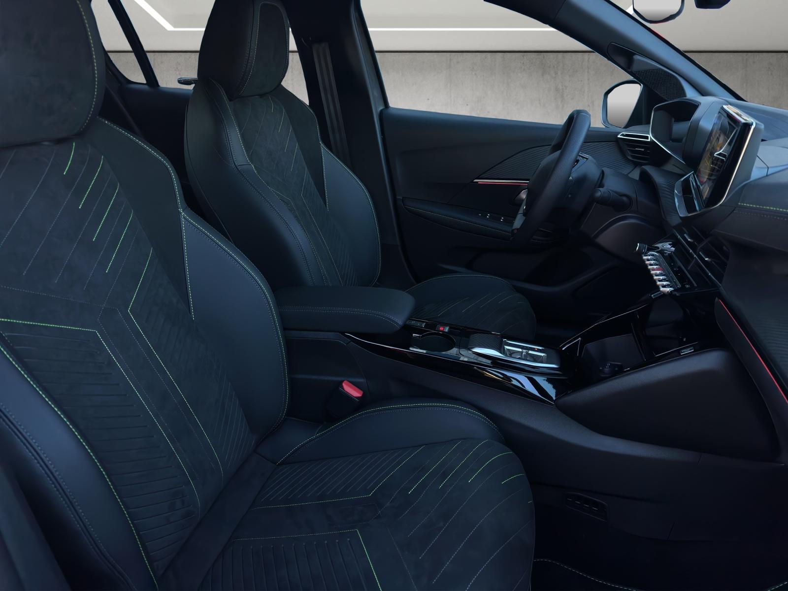 PEUGEOT 208 1.2 Hybrid 145 GT Exclusive-image-17