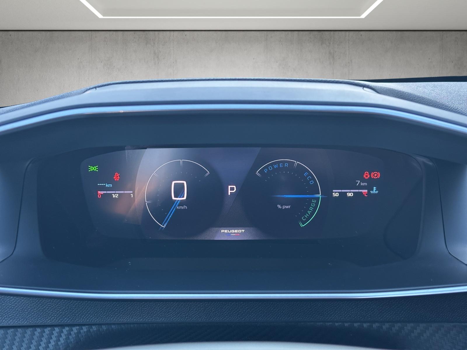 PEUGEOT 208 1.2 Hybrid 145 GT Exclusive-image-12