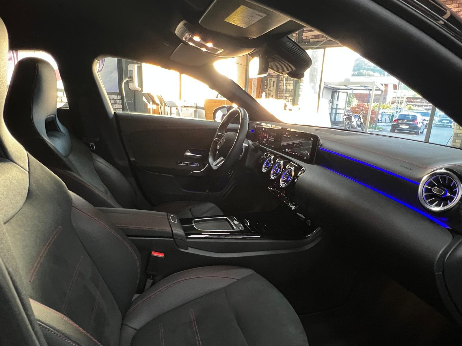 MERCEDES-BENZ CLA 200 ( CLA 45 AMG Bodykit ) Limited All Black Performance 3 Jahre MB Werksgarantie-image-9