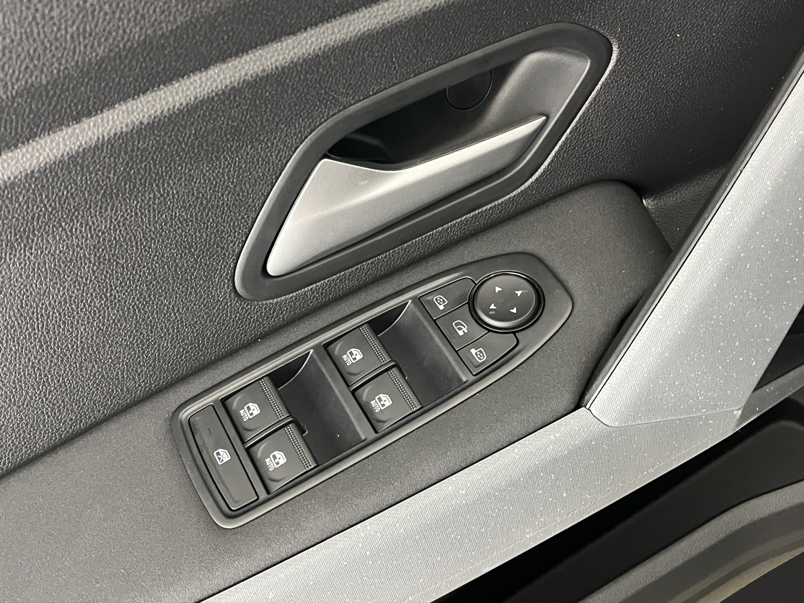 DACIA Bigster 1.2 Hybrid Journey 4WD-image-12