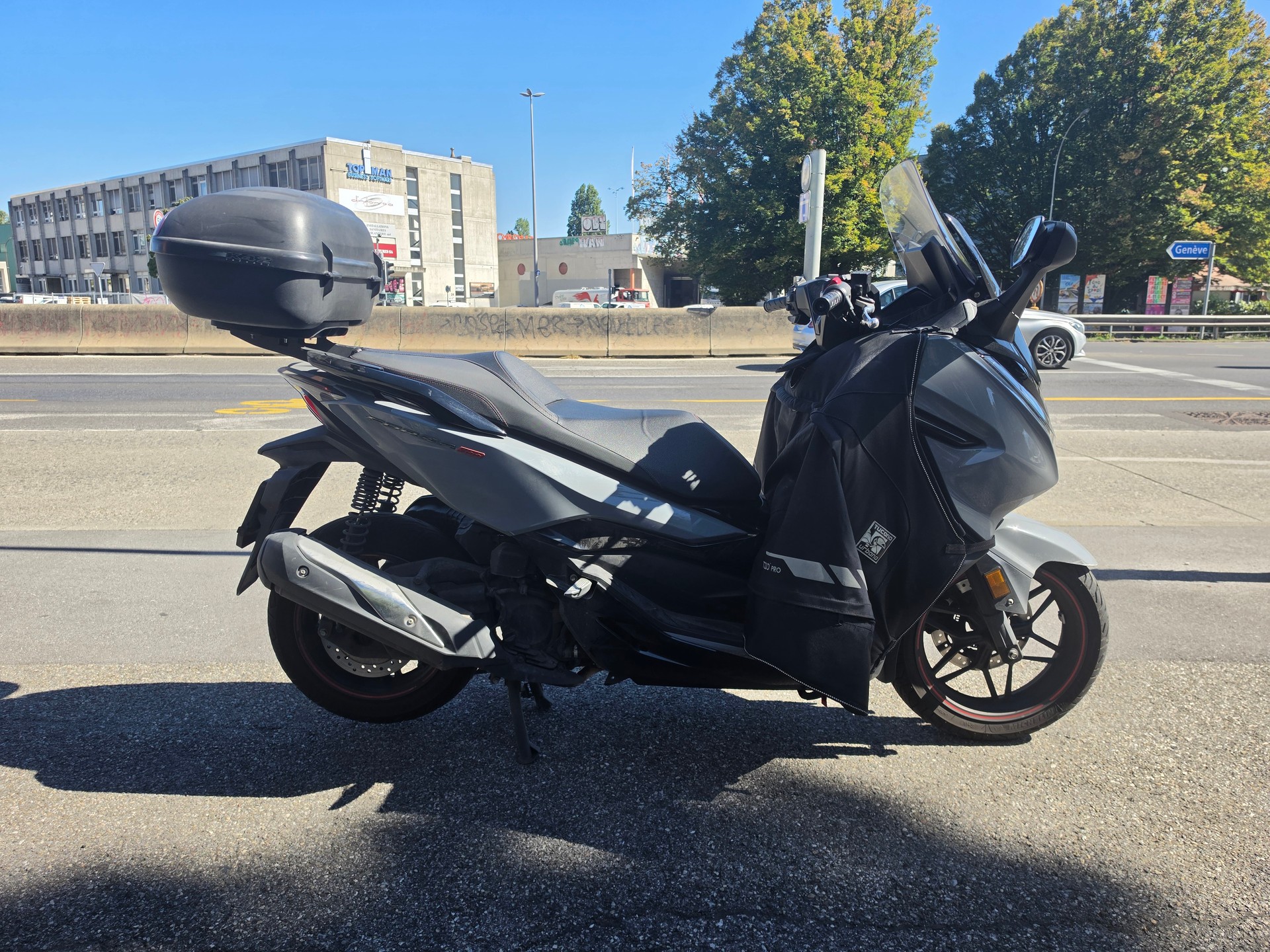 HONDA NSS 300 Forza ABS-image-2