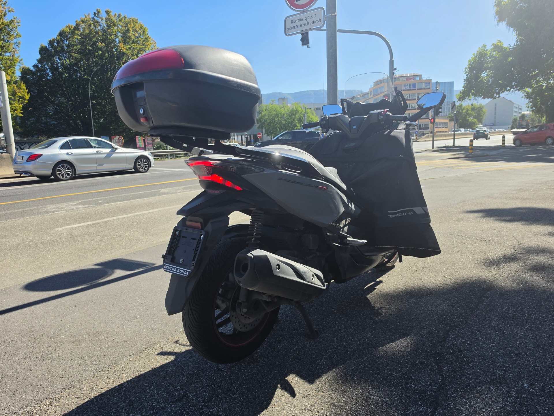 HONDA NSS 300 Forza ABS-image-3