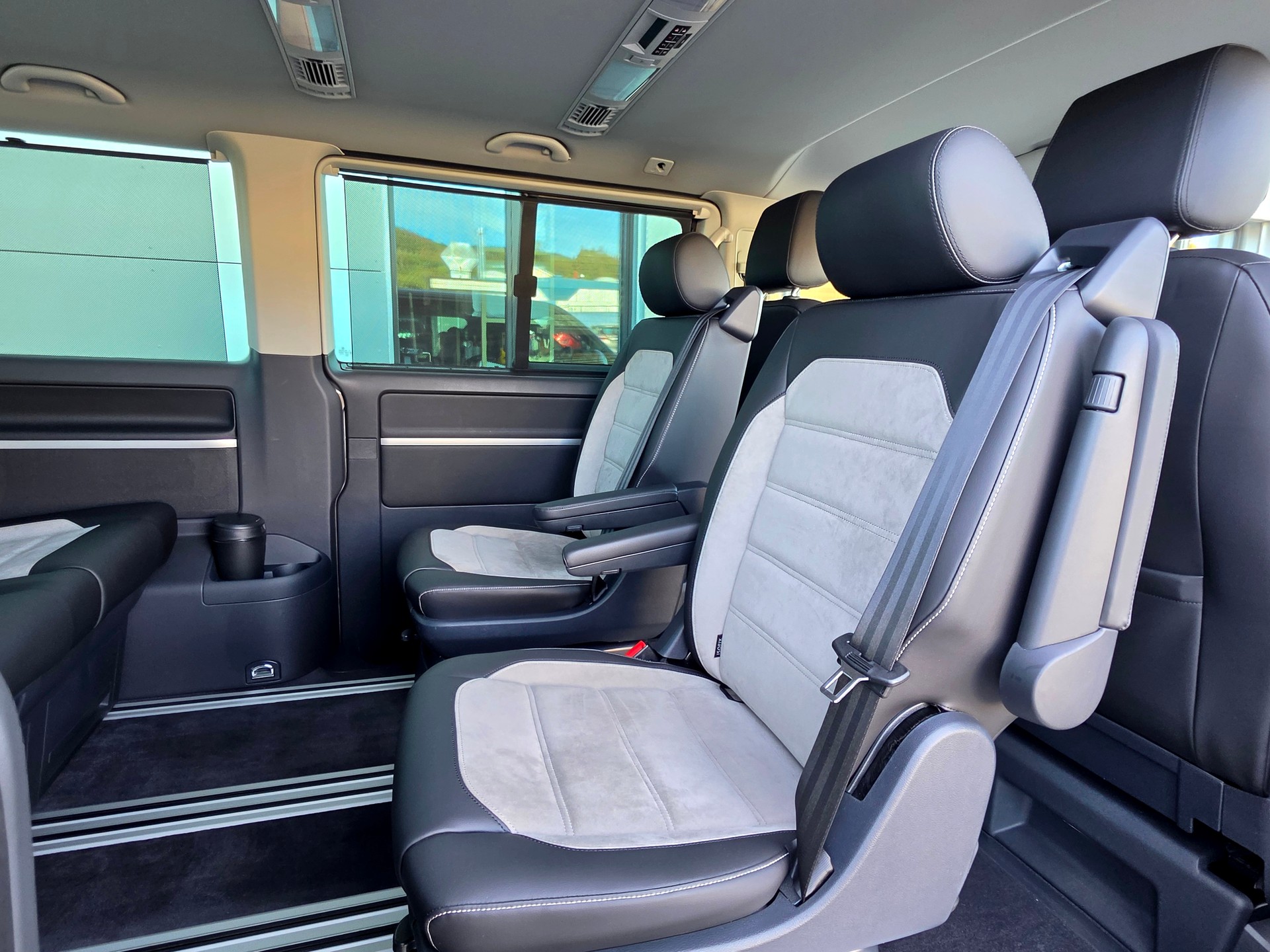VW T6 Multivan 2.0 Bi-TDI Highline | 7-Sitze | DSG (CH)-image-7