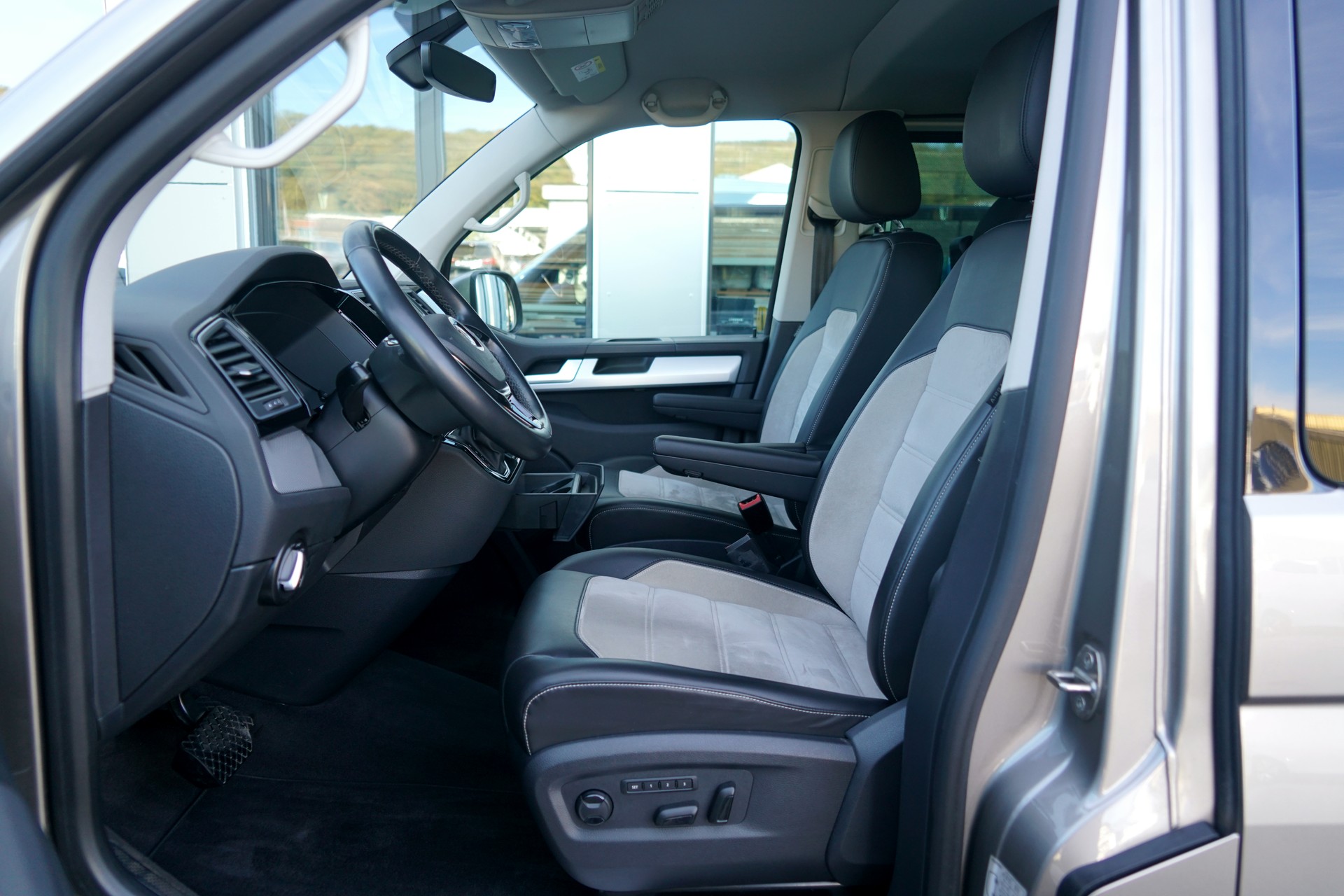 VW T6 Multivan 2.0 Bi-TDI Highline | 7-Sitze | DSG (CH)-image-13