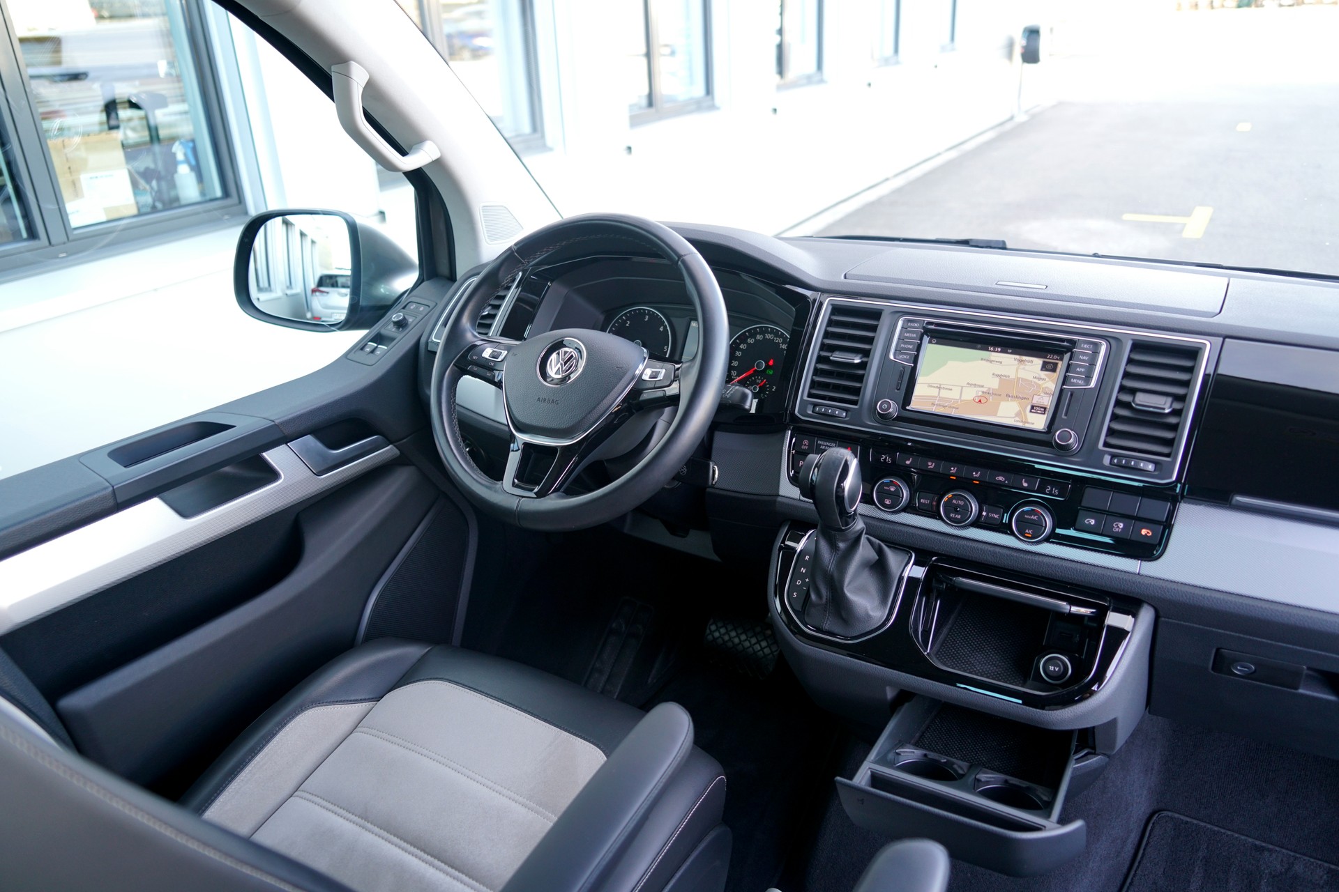 VW T6 Multivan 2.0 Bi-TDI Highline | 7-Sitze | DSG (CH)-image-4