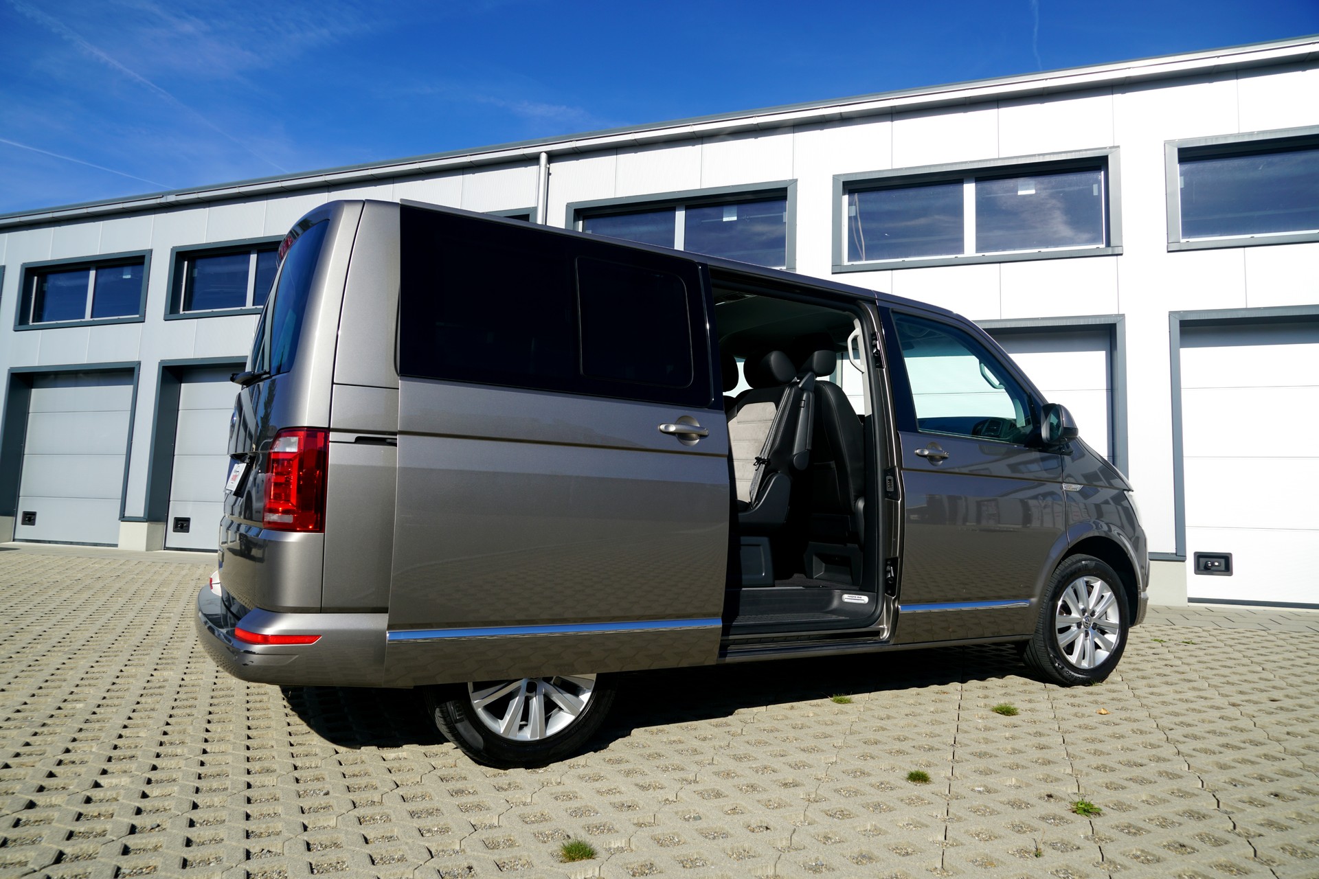 VW T6 Multivan 2.0 Bi-TDI Highline | 7-Sitze | DSG (CH)-image-2