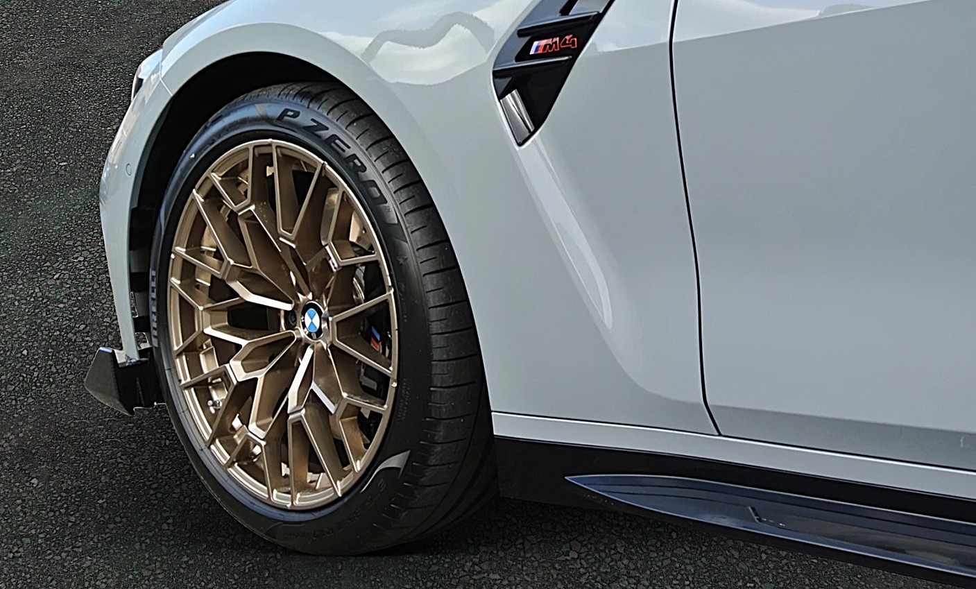 BMW M4 CS Coupé-showroom-element-2