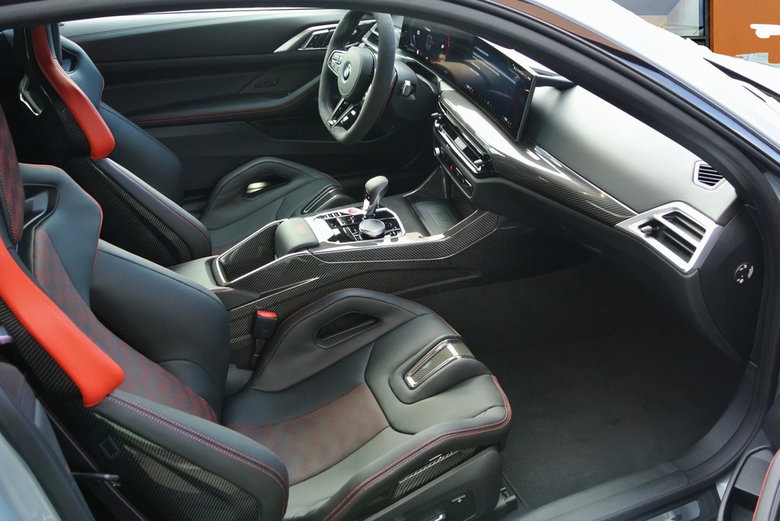 BMW M4 CS Coupé-image-11