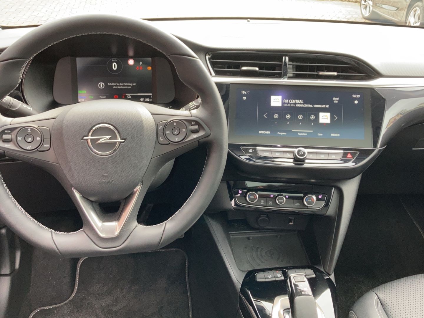 OPEL Corsa e-Elegance-image-7