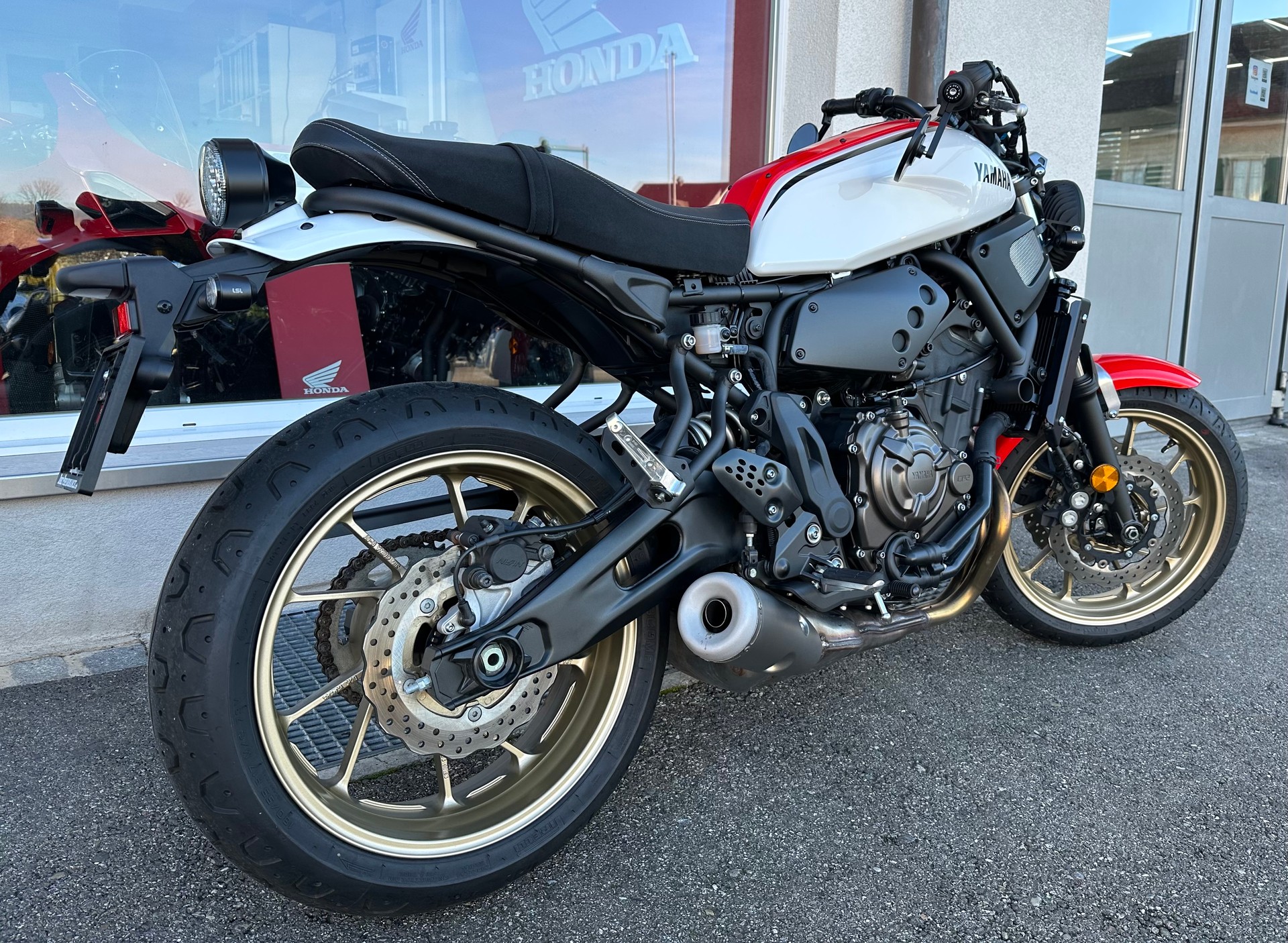 YAMAHA XSR 700 (35kW)-image-2