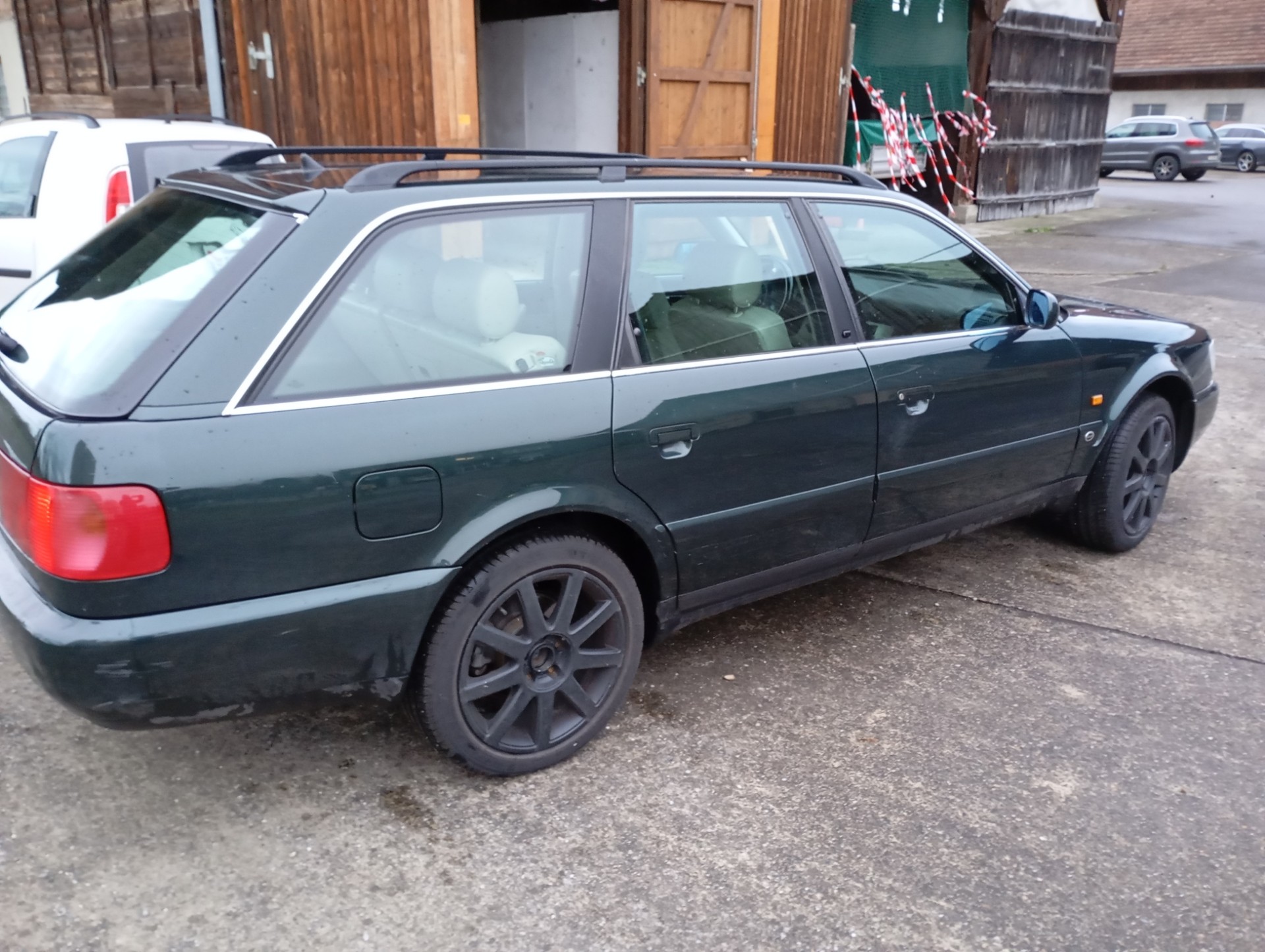 AUDI S6 Avant quattro Turbo-image-4