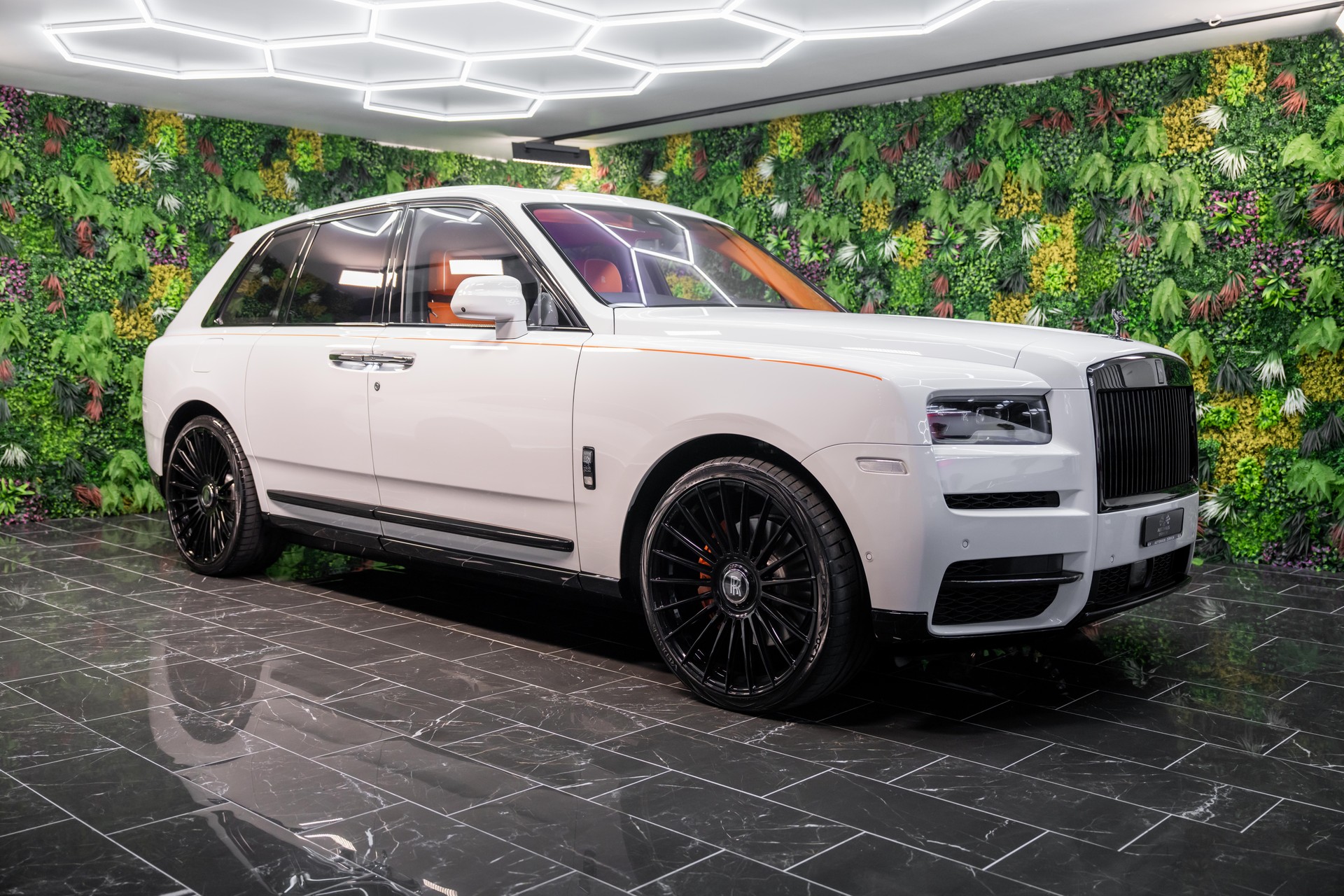 ROLLS-ROYCE Cullinan 6.7 V12 Black Badge