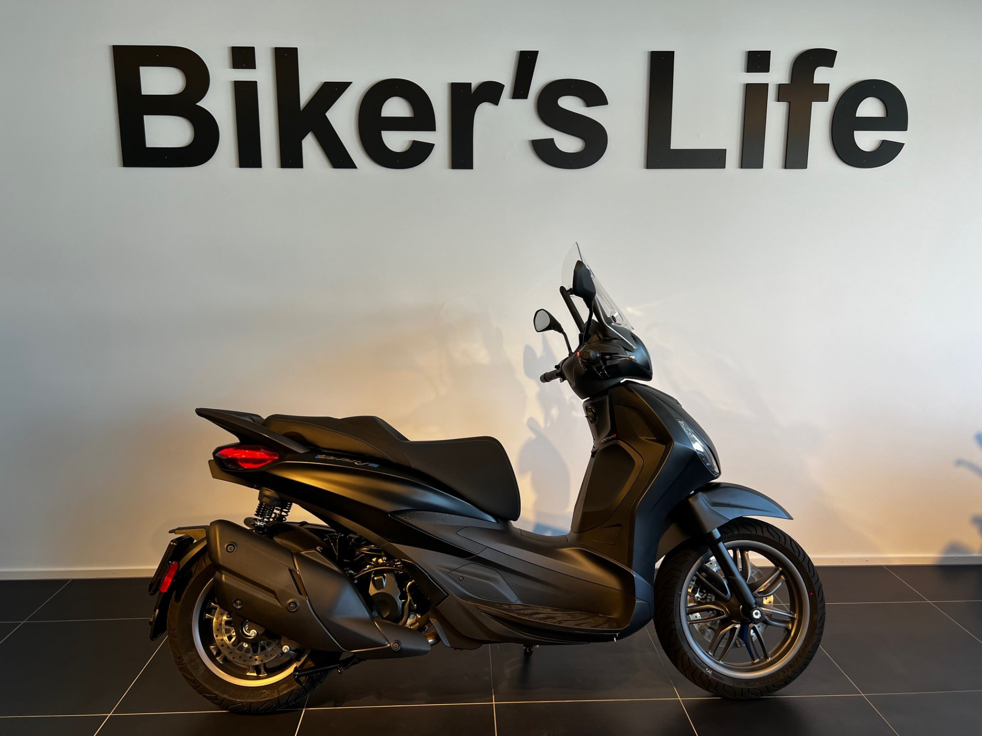 PIAGGIO Beverly 400 Sport-image-0