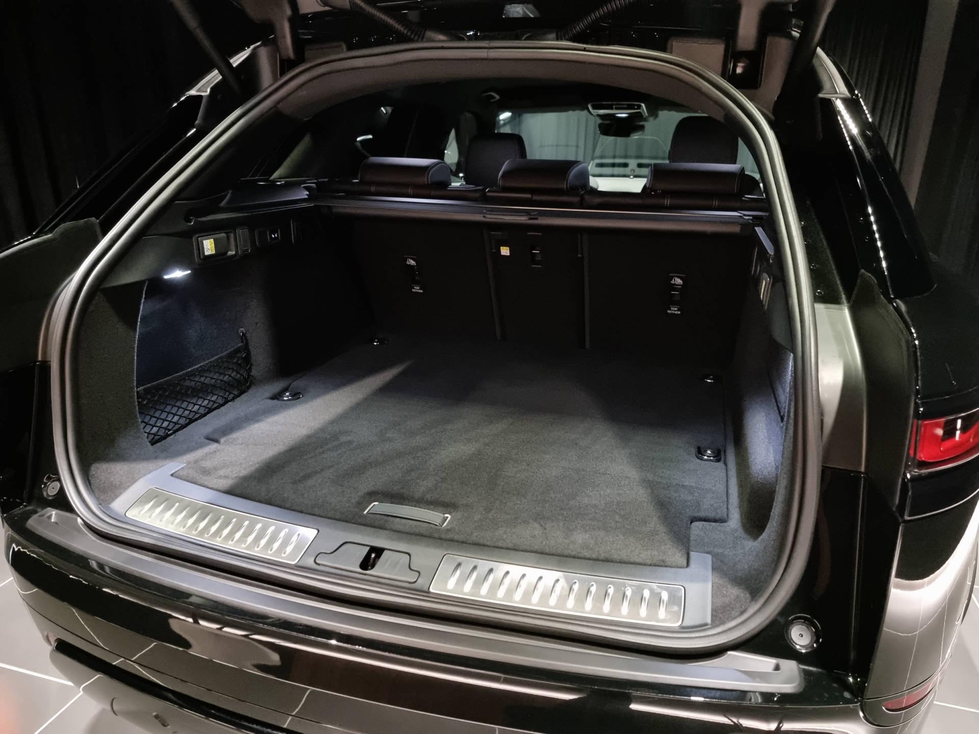 LAND ROVER Range Rover Velar 3.0 D I6 300 Autobiography-showroom-element-3