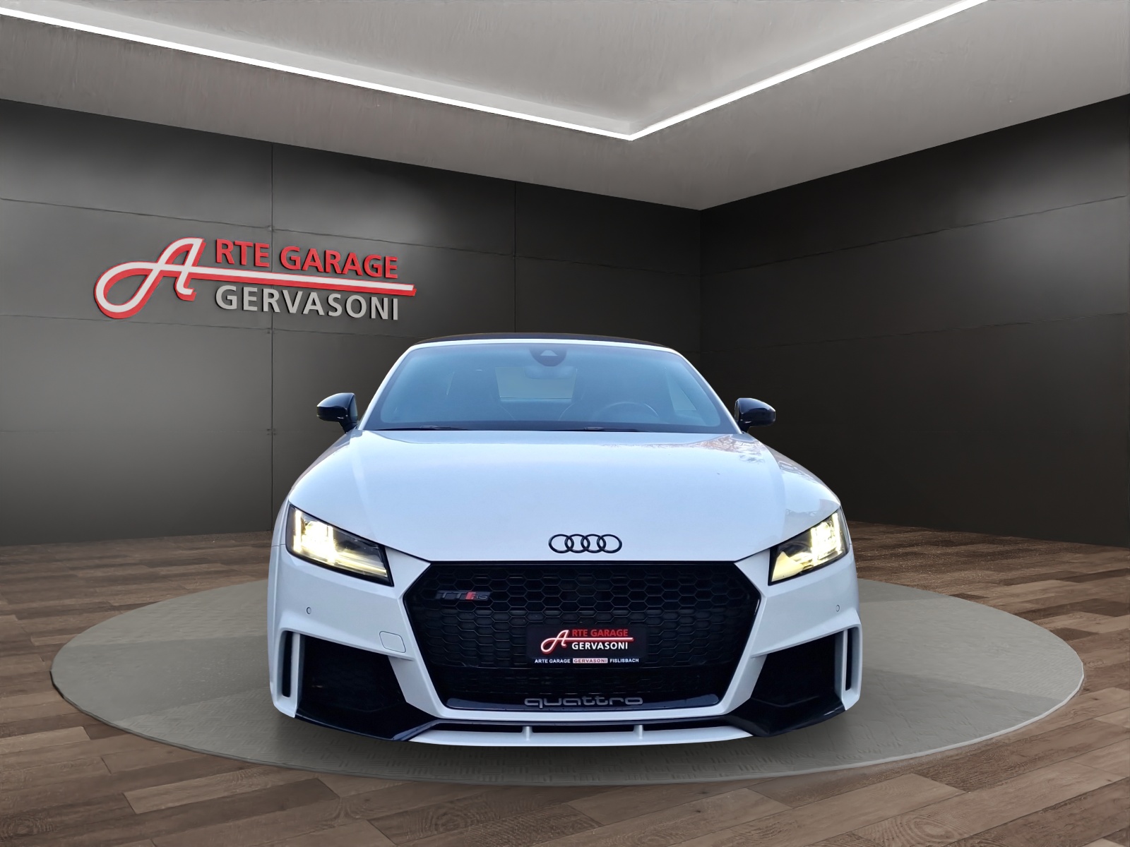 AUDI TT RS Roadster 2.5 TFSI Quattro-showroom-element-1