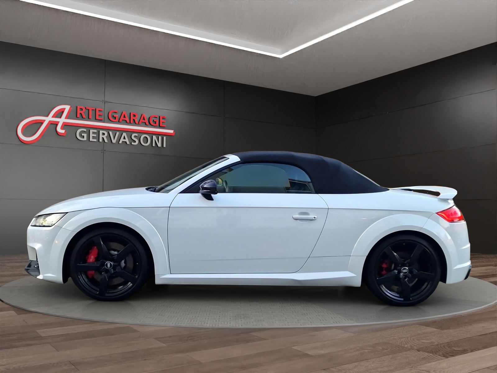 AUDI TT RS Roadster 2.5 TFSI Quattro-image-7